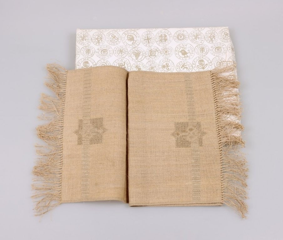 Vyhotovení v malých sériích zaručovalo, že se výrobky masově neopakovaly.