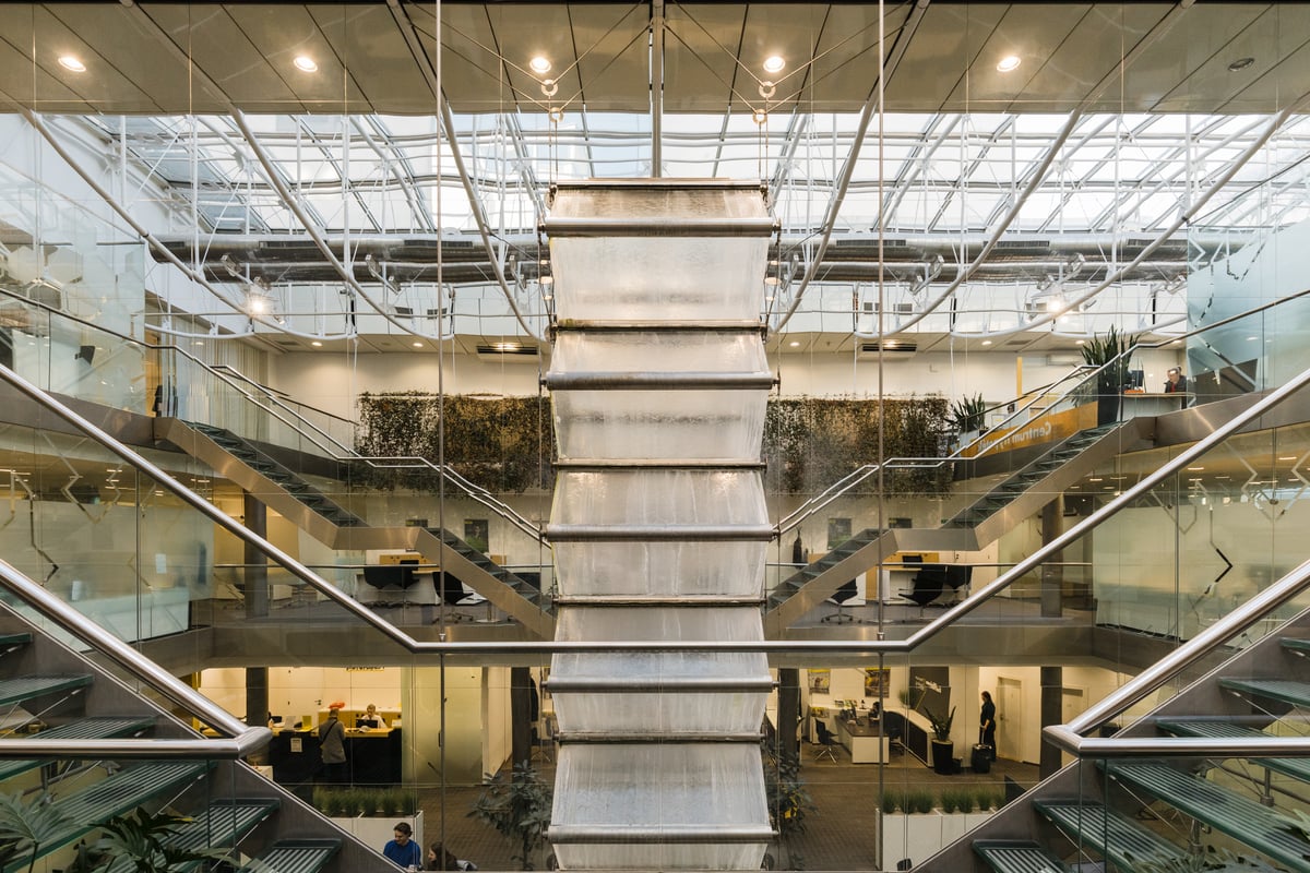 Banka na České 12.