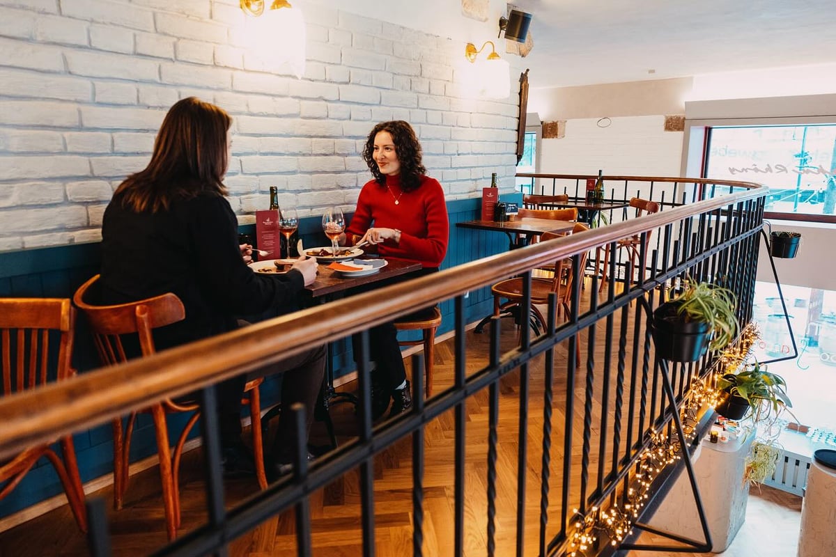 Útulné prostředí bistra si vás získá hned od první skleničky