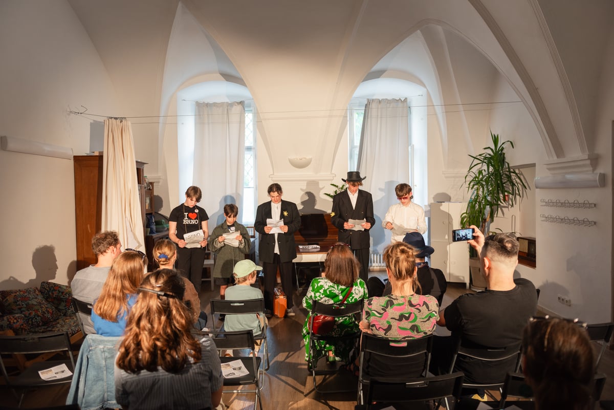 Kurz vrcholí veřejným představením – zážitek, na který se nezapomíná.