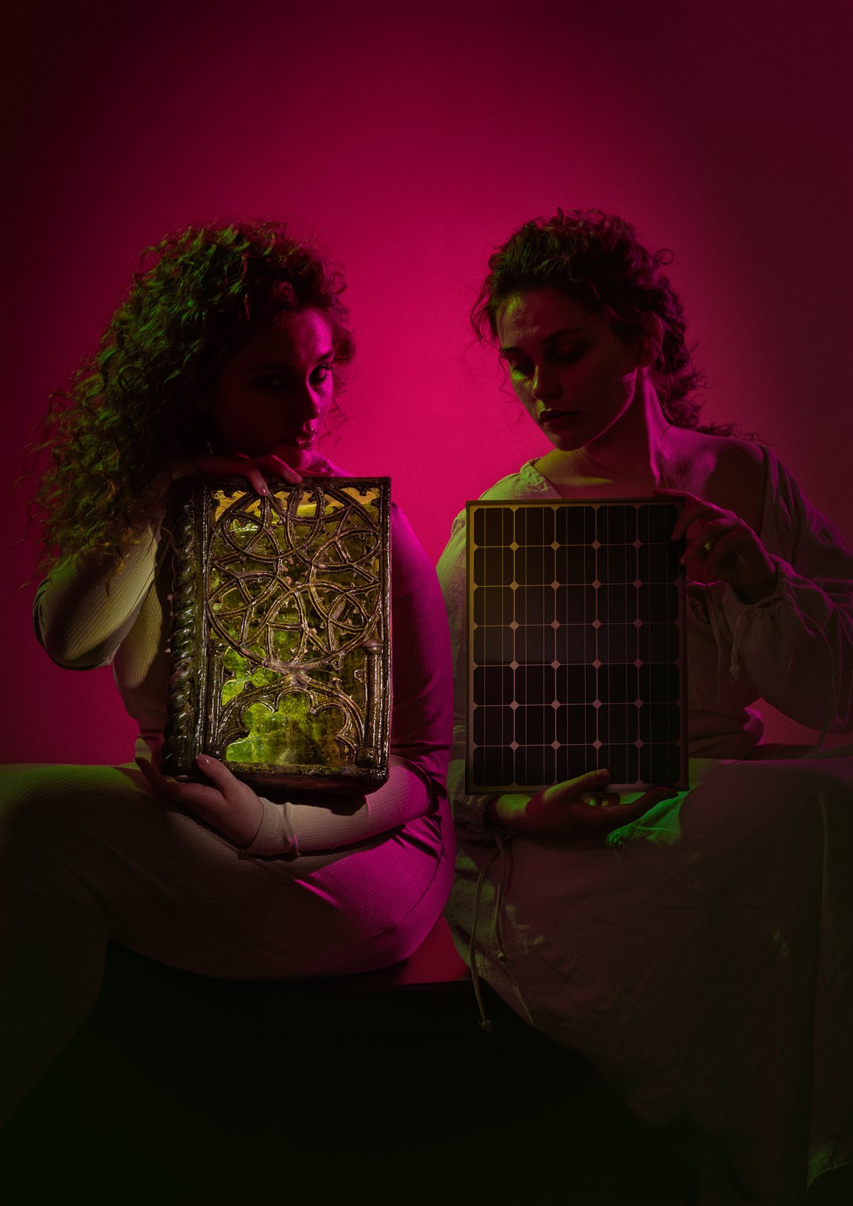 Expozice zahrnuje nálezy z hradu, z hradiště Zelená Hora i z rotundy sv. Pantaleona v Pustiměři.