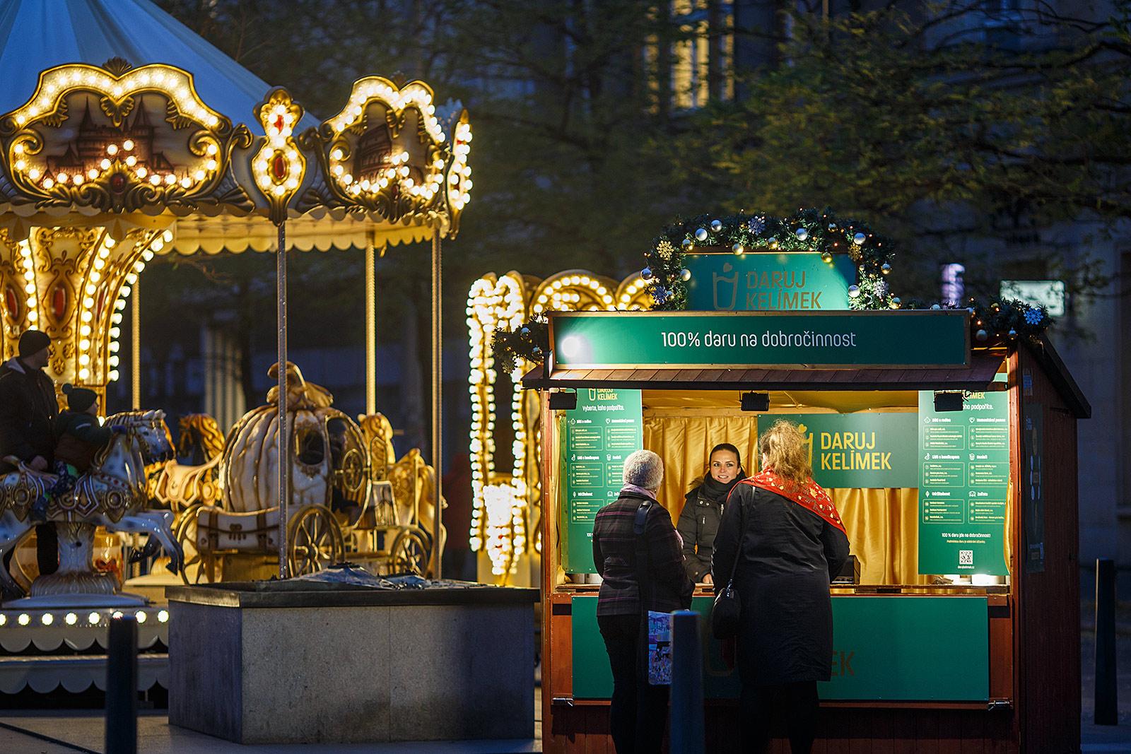 Stánek Daruj Kelímek u Jošta.