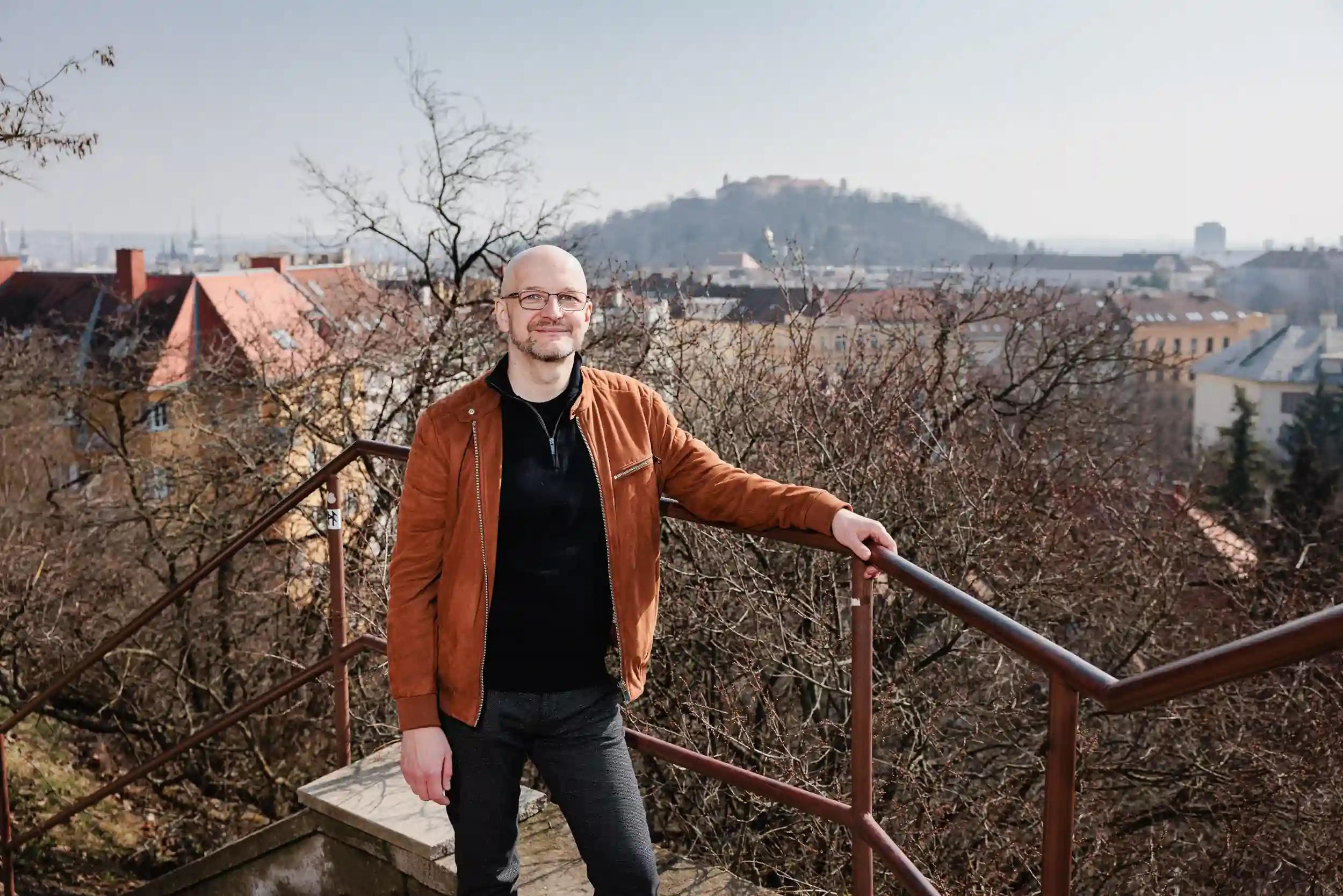 Výhled mezi Kraví horou a Grohovou