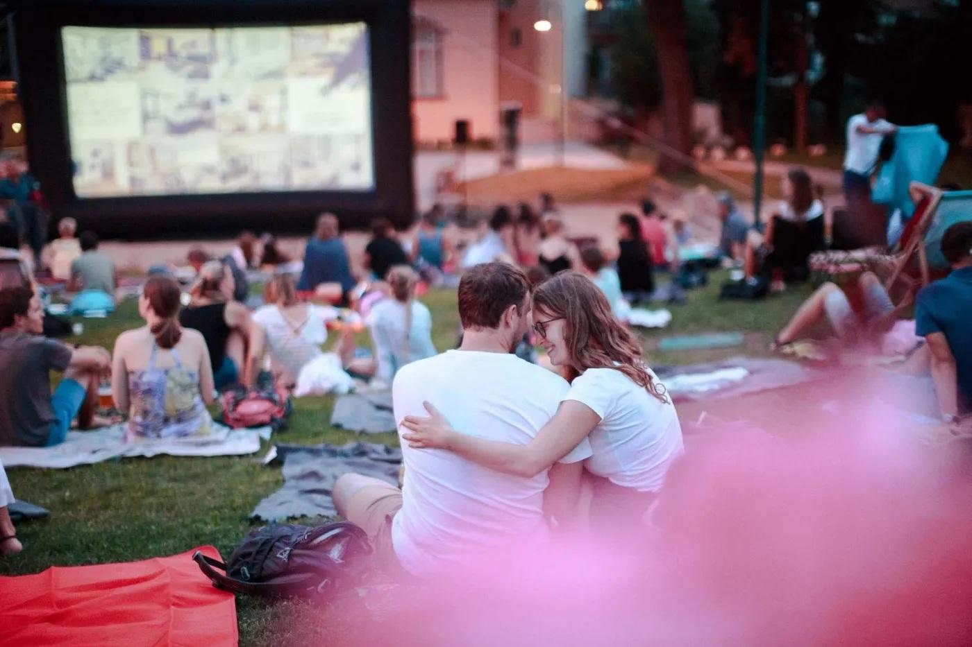 Letní kino v zahradě vily Löw-Beer