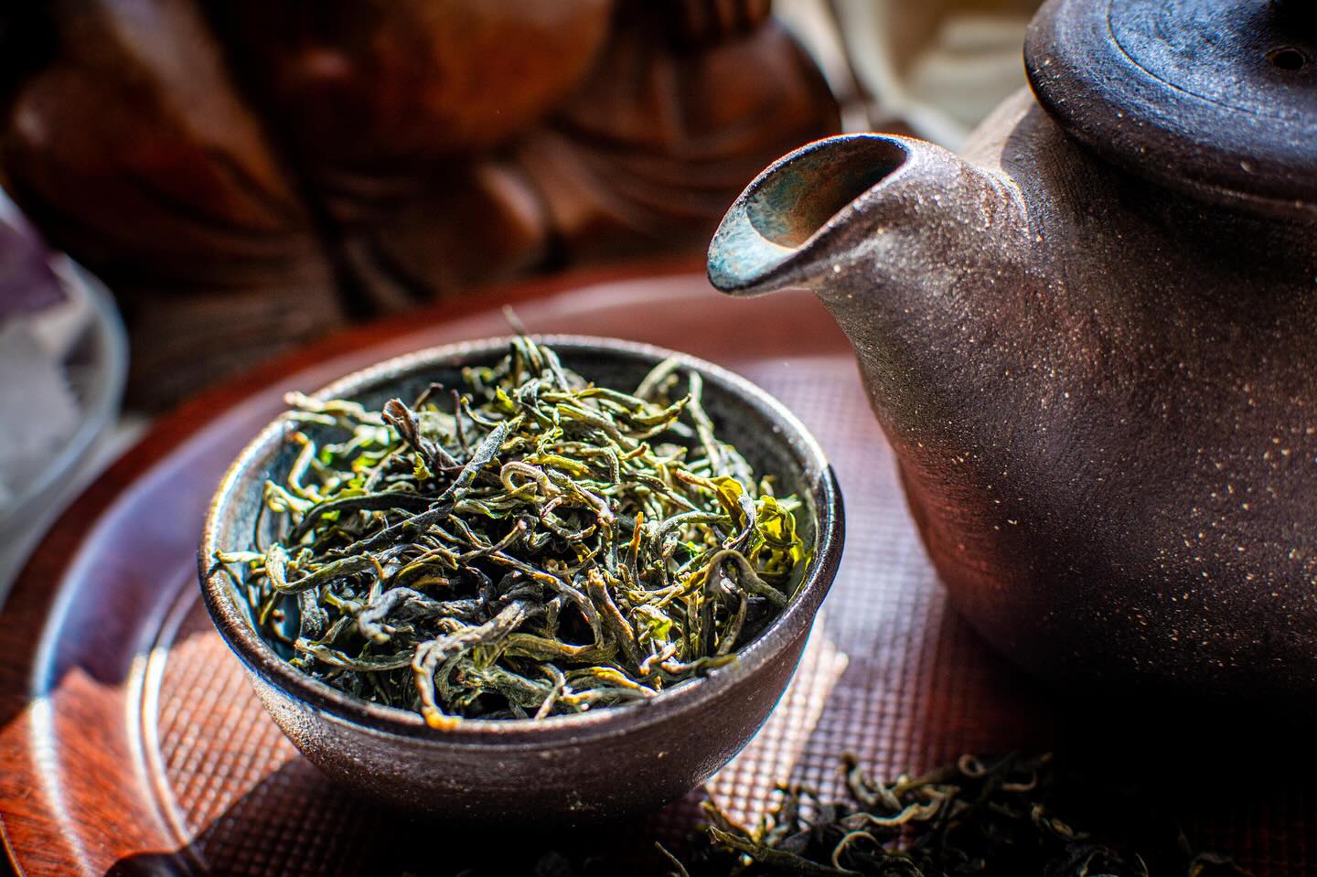Co třeba Yunnan? Zelený čaj Tento čaj je plný, zemitý a lehce nasládlý pochází z jihozápadní číny