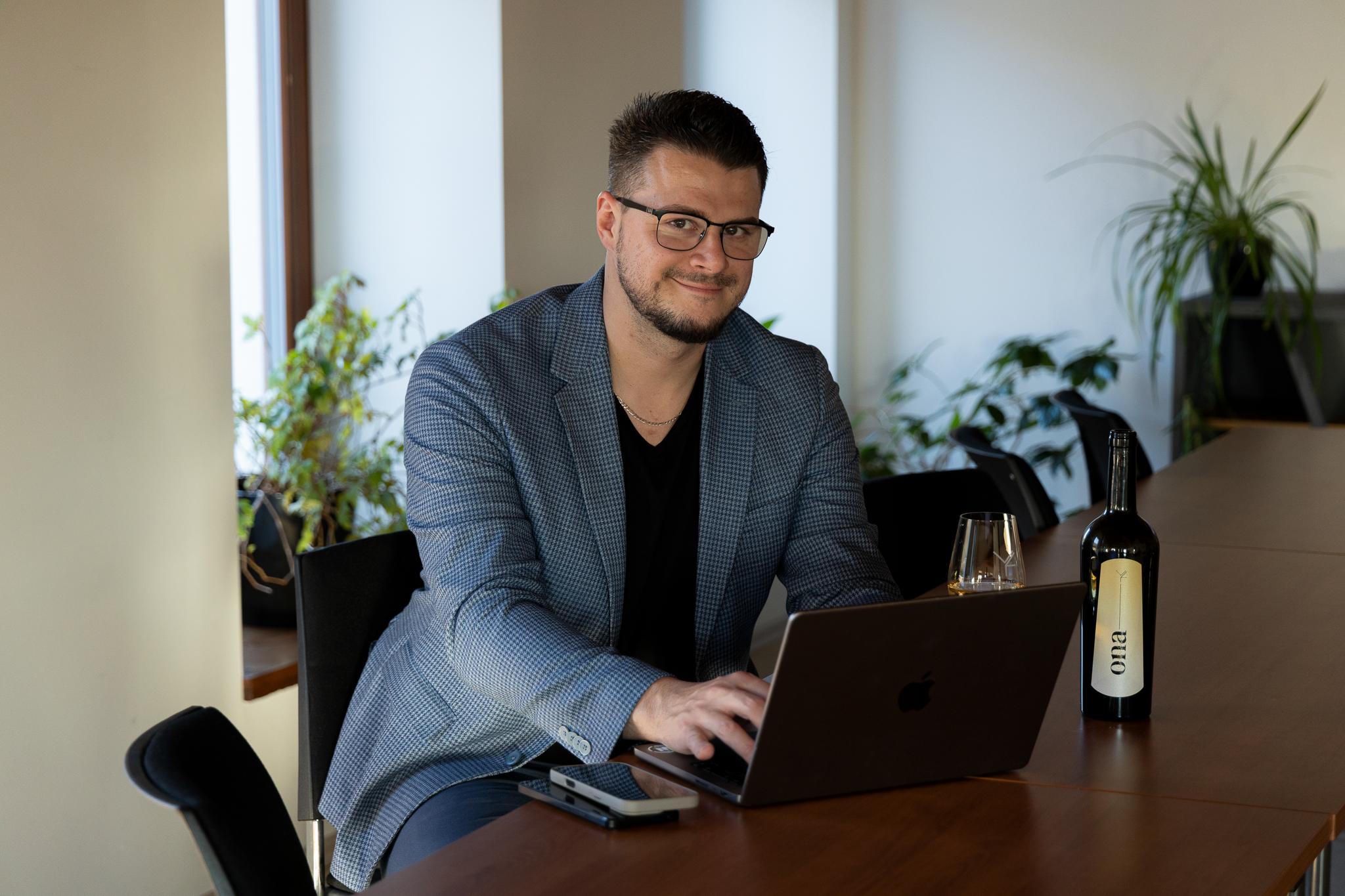 ,,Neočekávám od svého týmu stoprocentní výkon, pokud jim k němu nedám podmínky.''