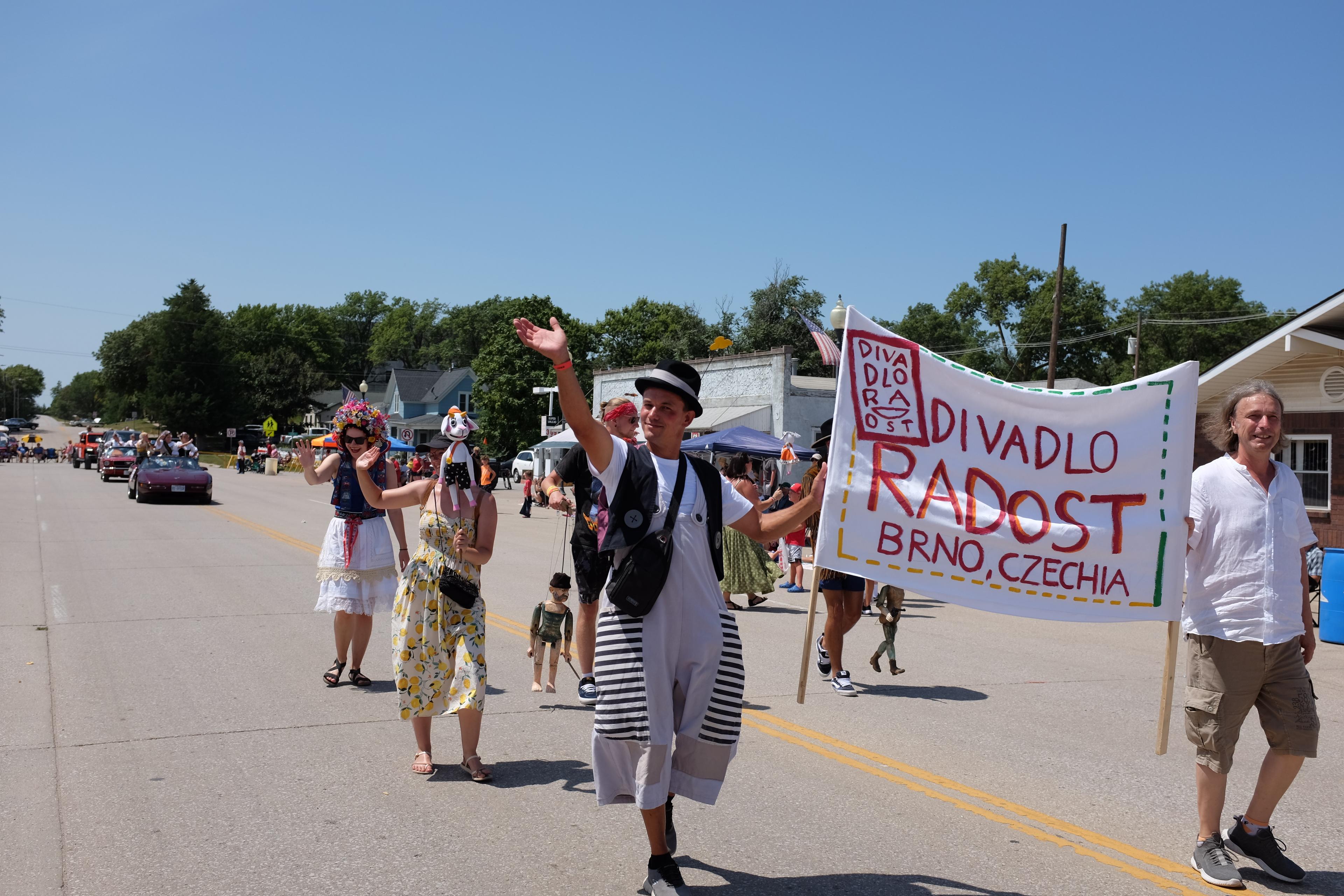 Rok od cesty za oceán: Divadlo Radost připomíná americké turné