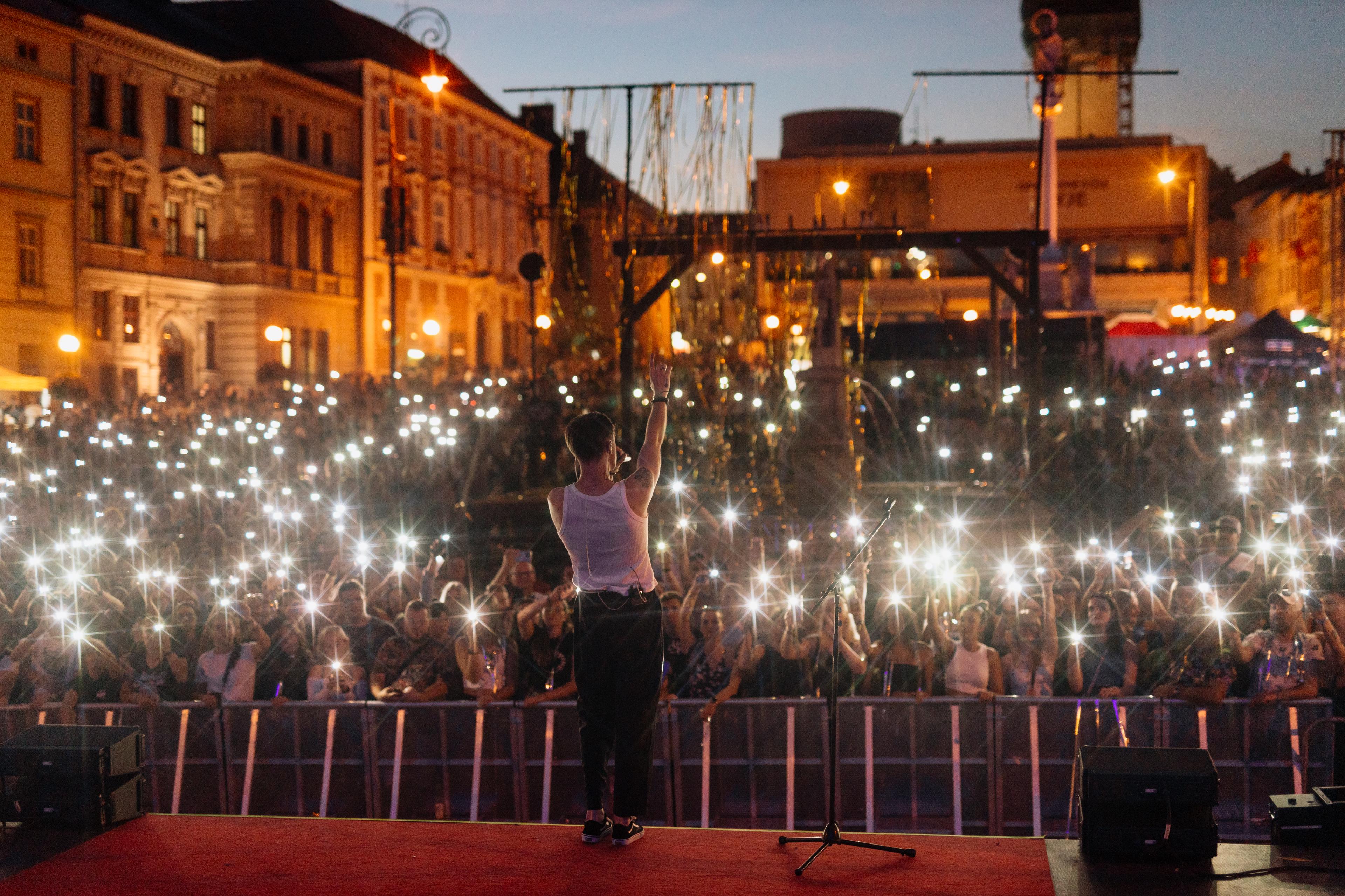 V rámci vinobraní proběhne několik koncertů, např. koncert české zpěvačky Ewy Farné.