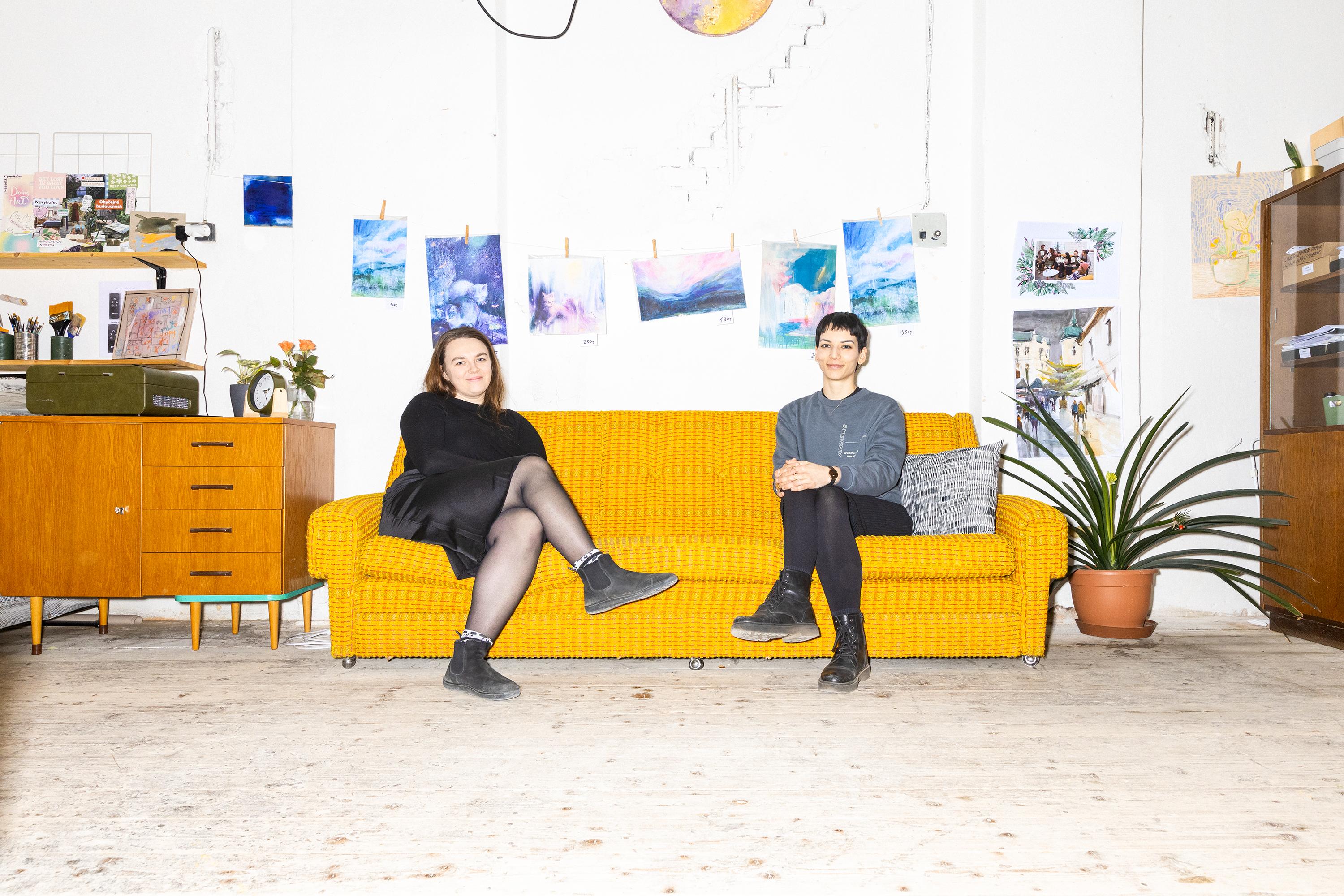 Jessica a Lucie ve studiu Holubník