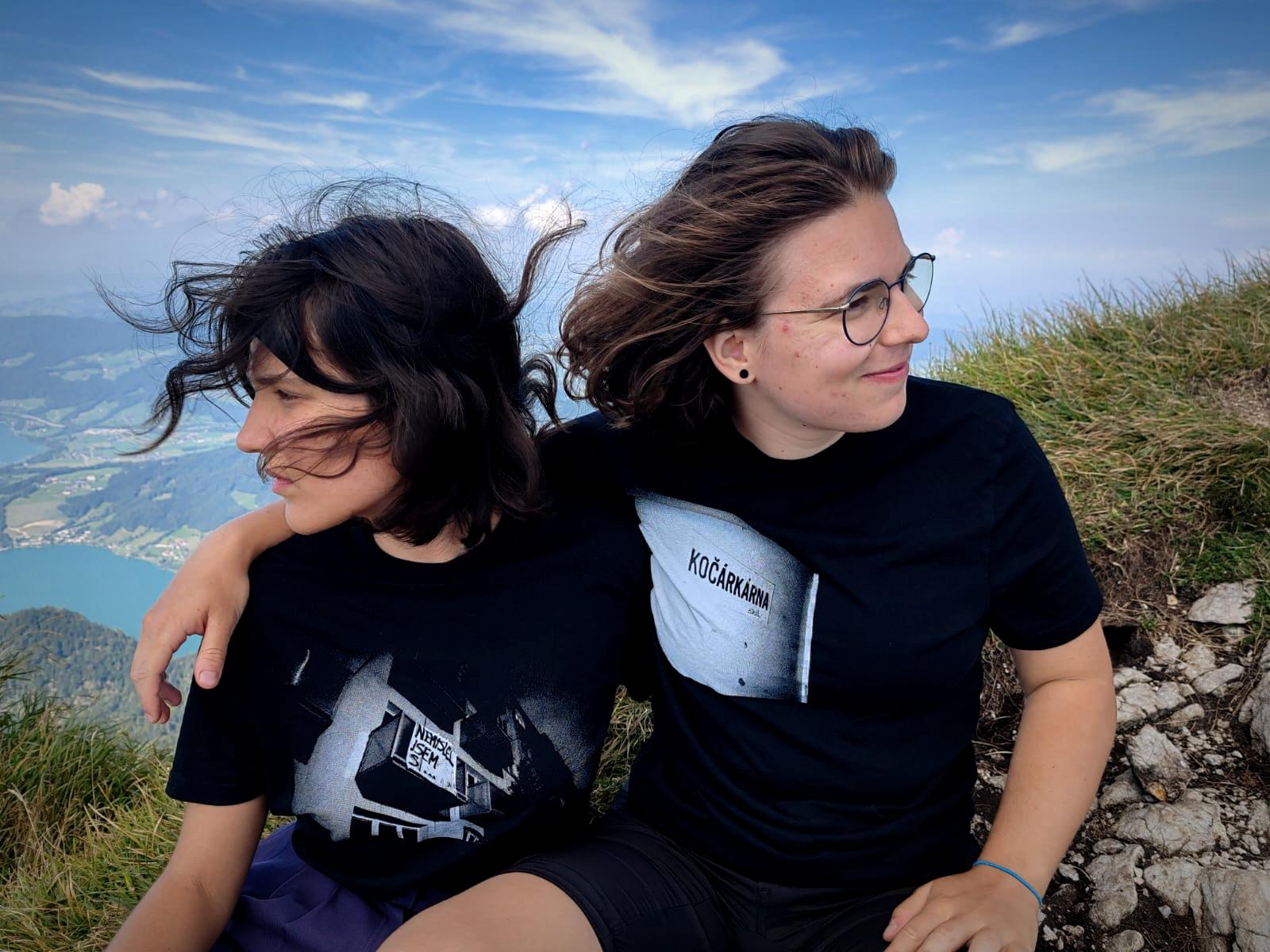 Marie (vlevo) se sestrou Annou.