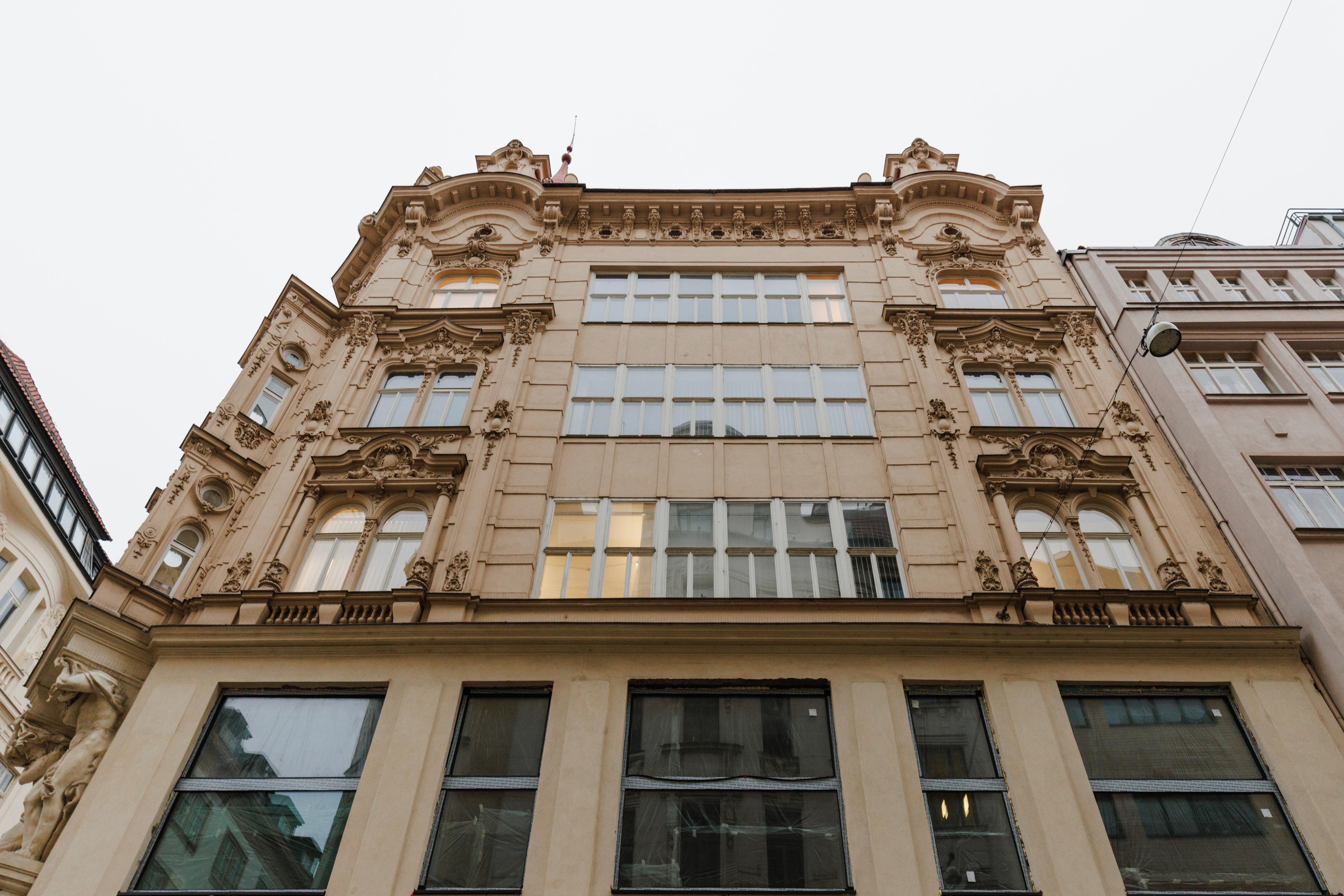 Fasáda bývalého Hotelu Evropa