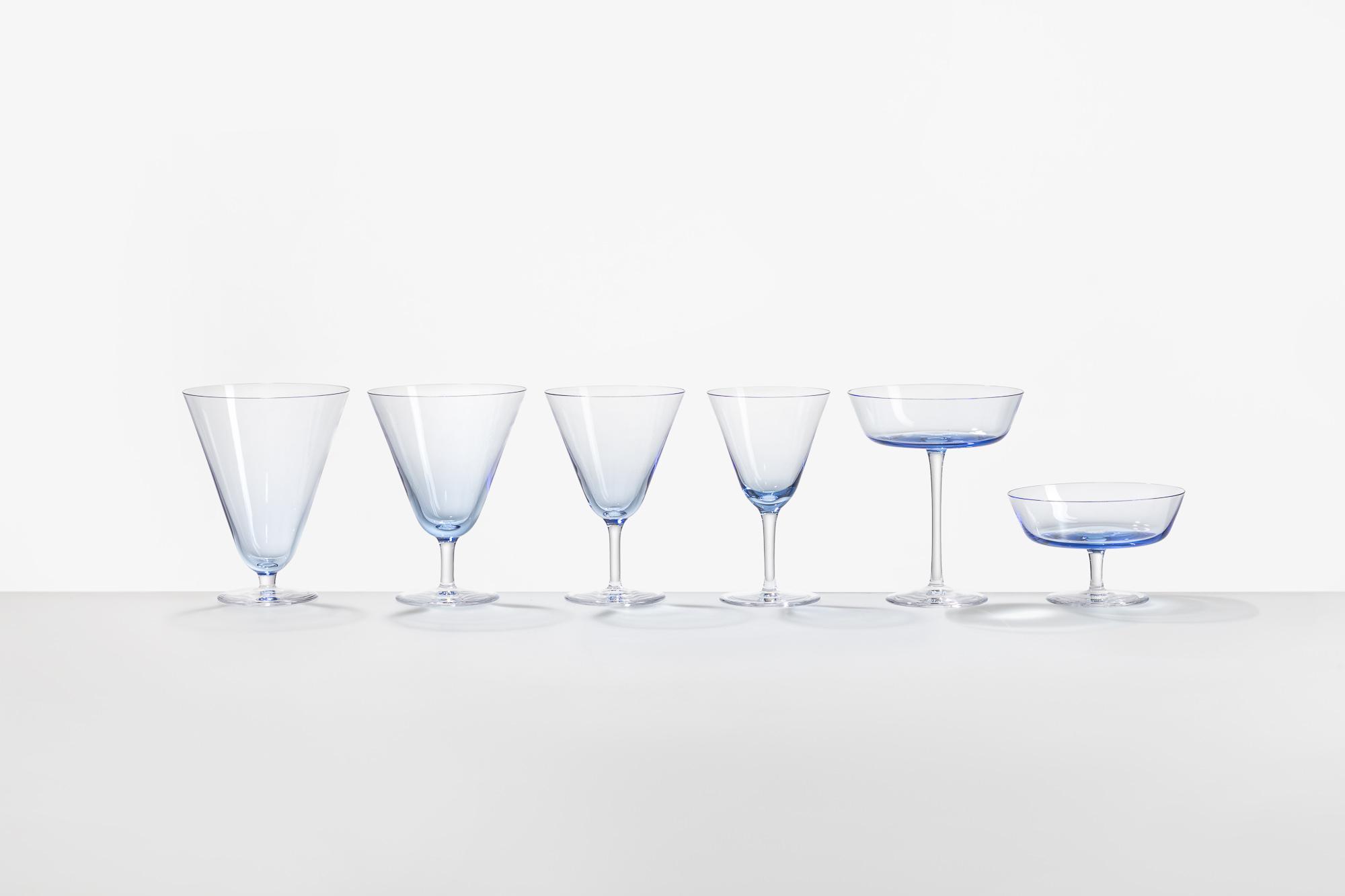 Skleničky vytvořené Sklárnami Květná podle Fuchsova návrhu