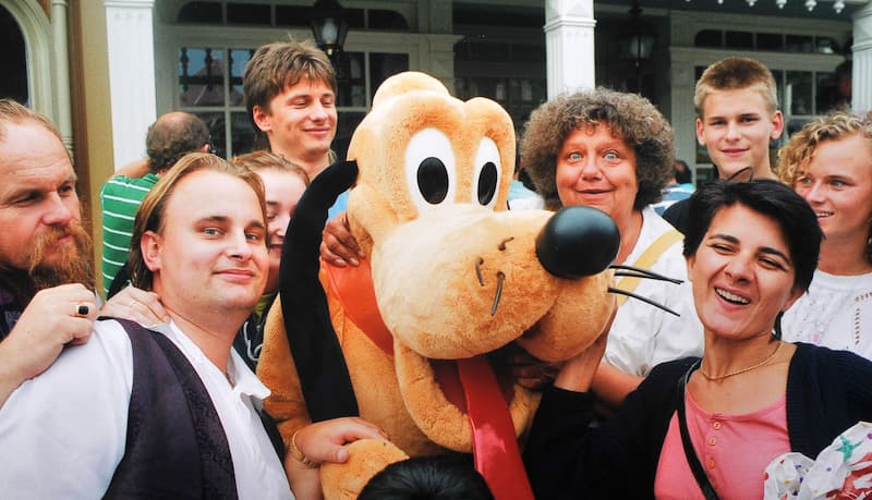 Rudolf Hošna zprodukoval film Trhala fialky dynamitem.