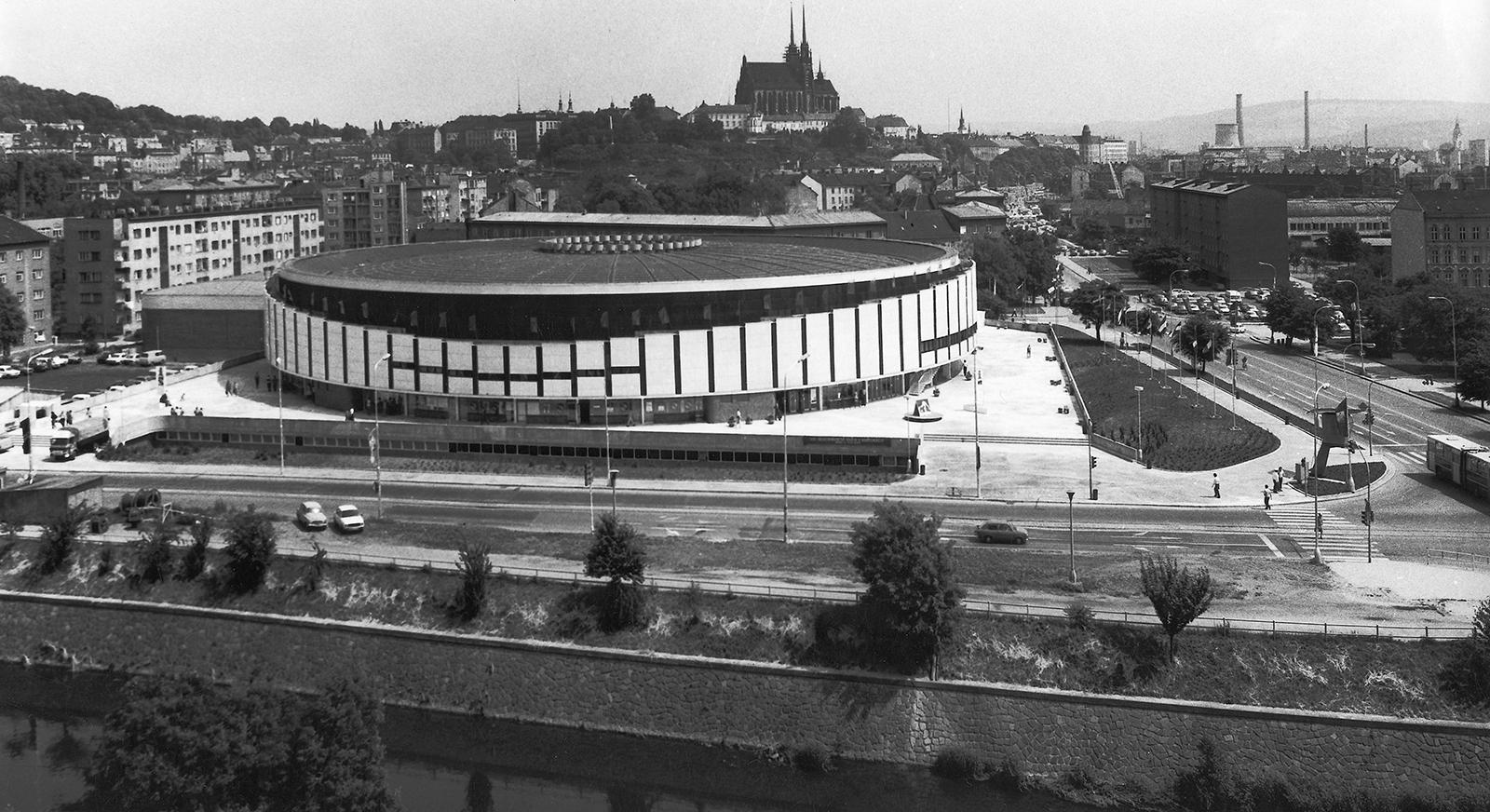 Hala Rondo v 80. letech