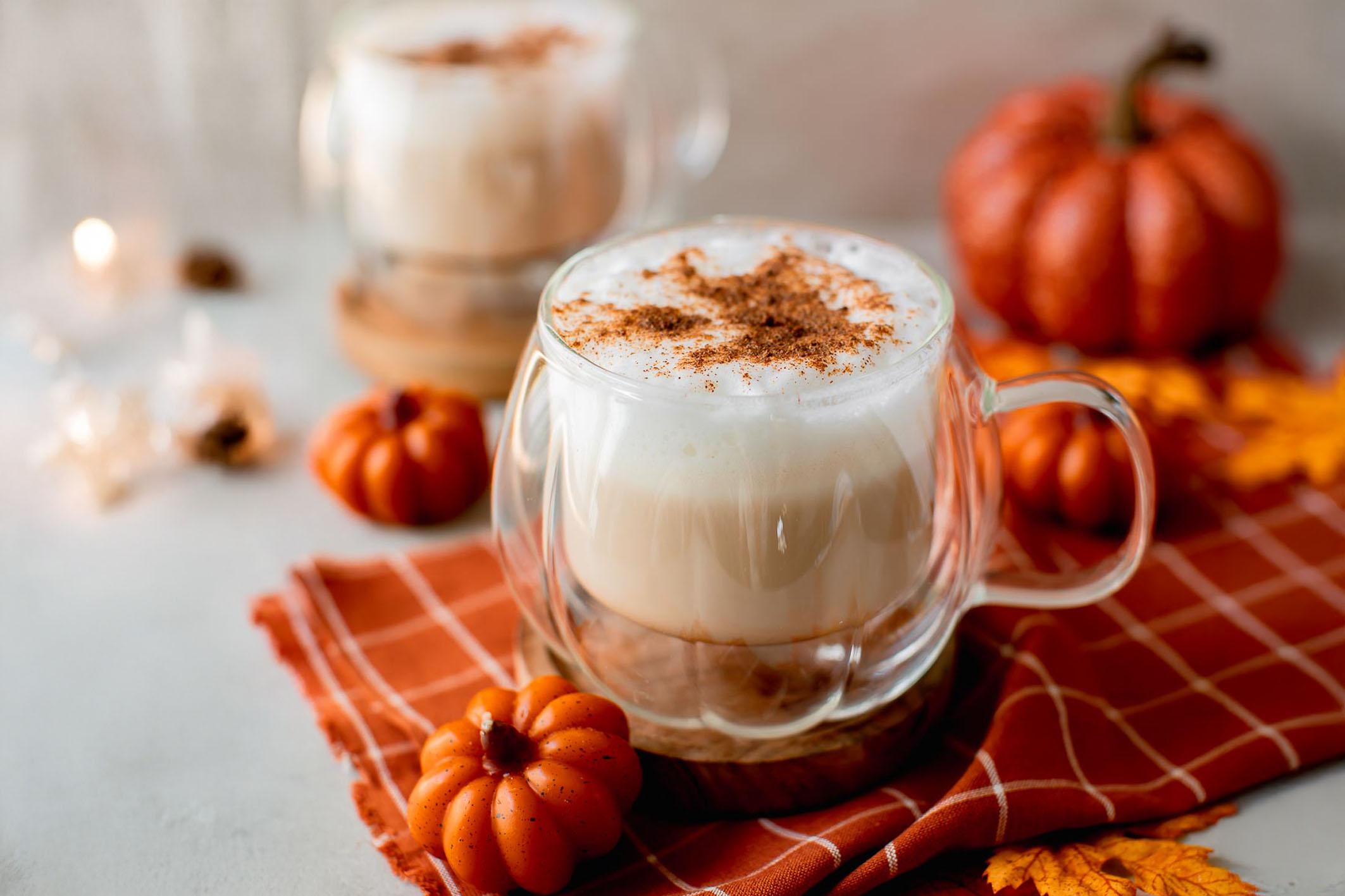 Už jste si dali první Pumpkin Spice Latte letošního podzimu?