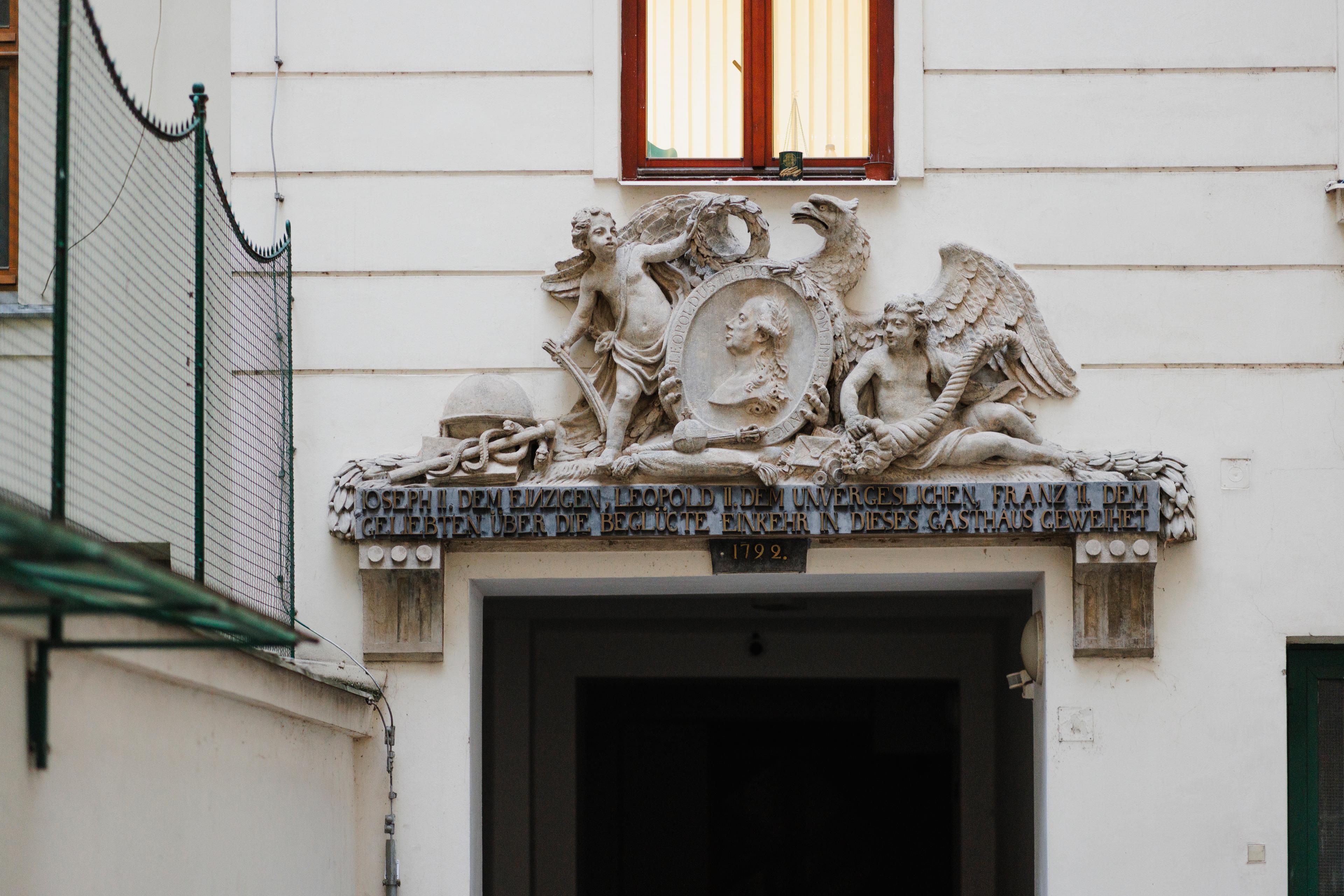 Supraporta na Orlí 7