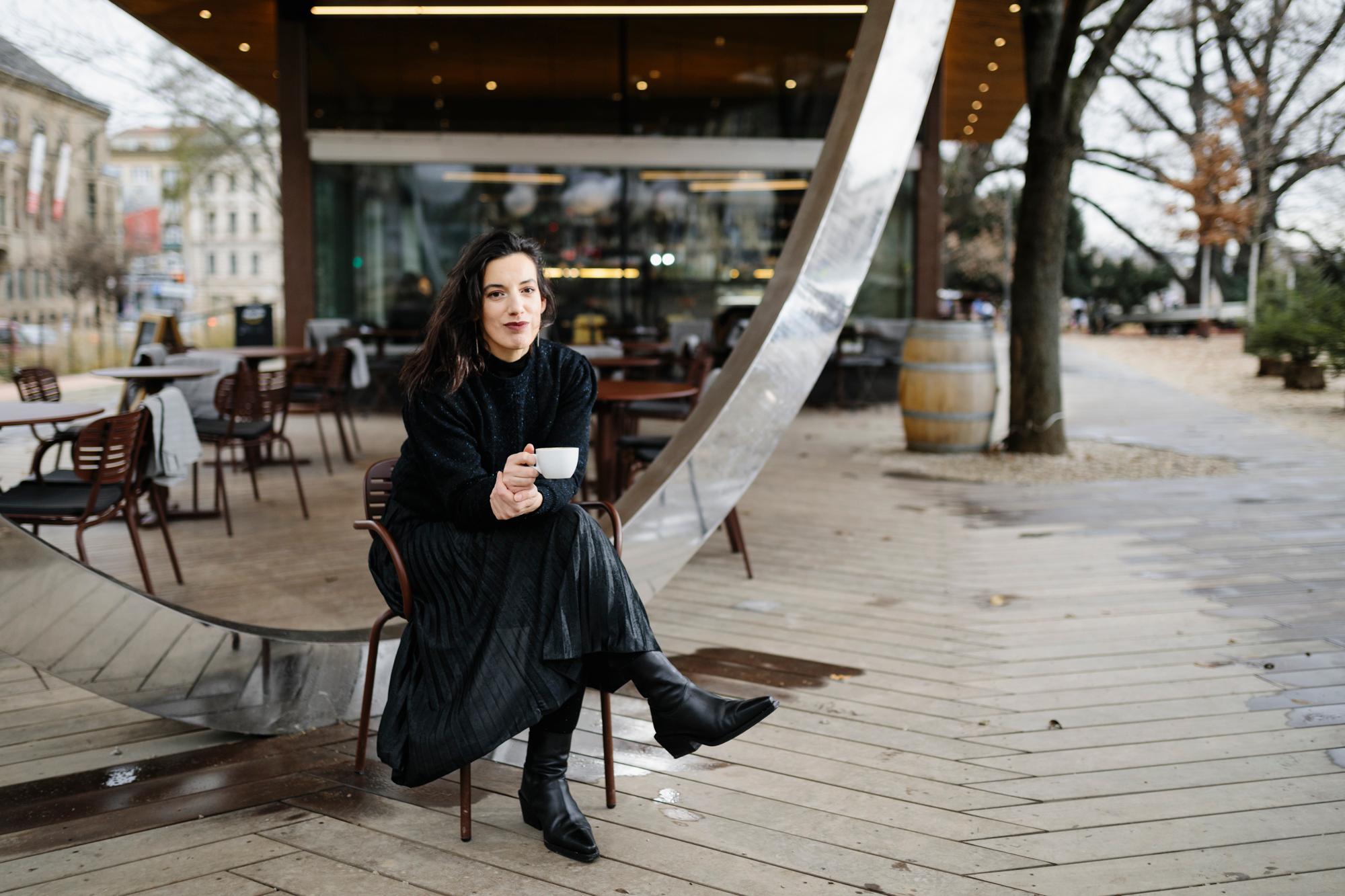 Kavárna v parku na Moravském náměstí.