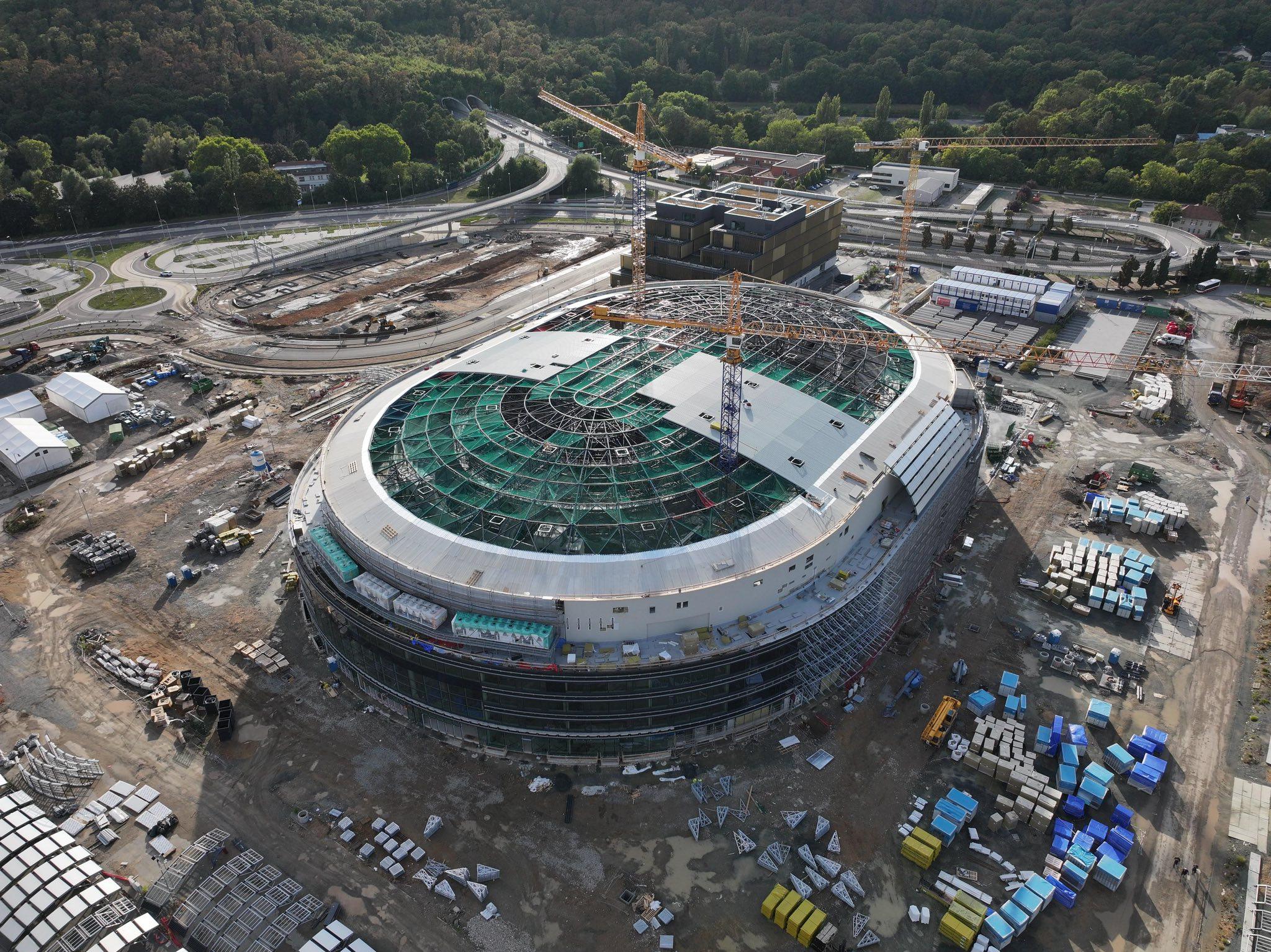 Výstavba arény v roce 2025