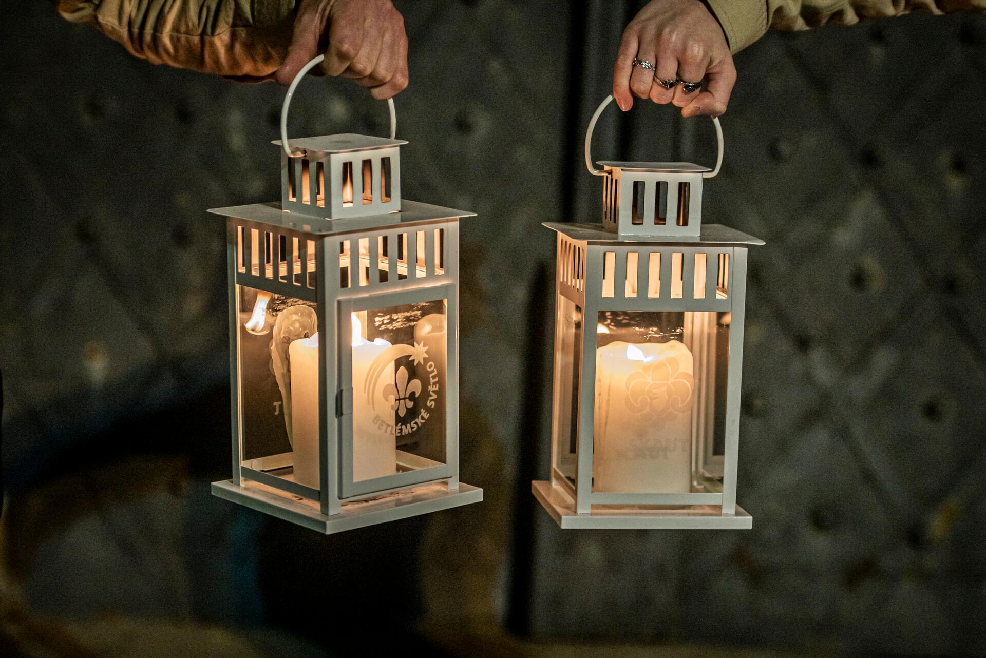 Plamínek světla zapálený přímo v Betlémě doputuje do katedrály v neděli 7. prosince v 16.00.