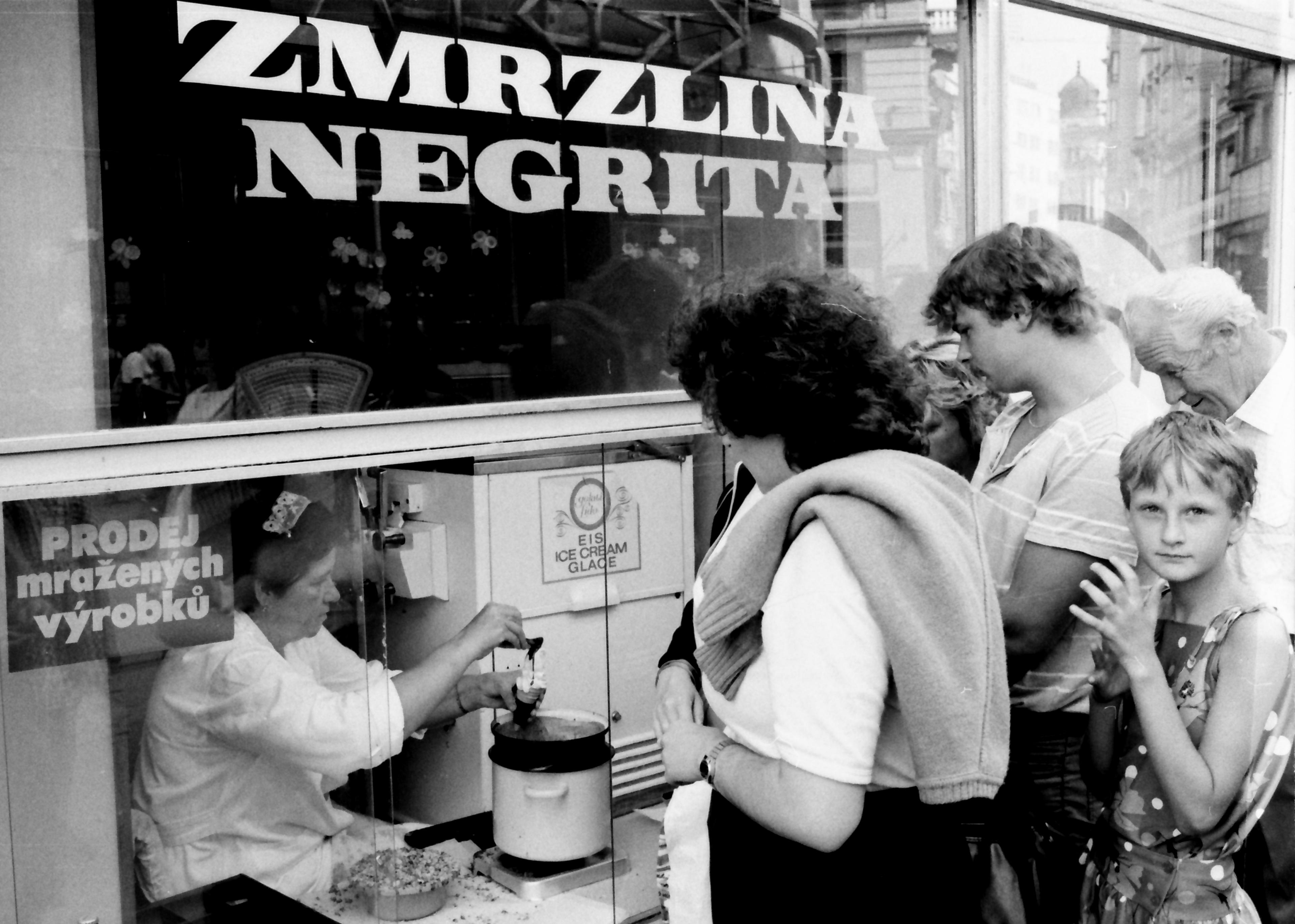 Zmrzlina Negrita pod Petrovem