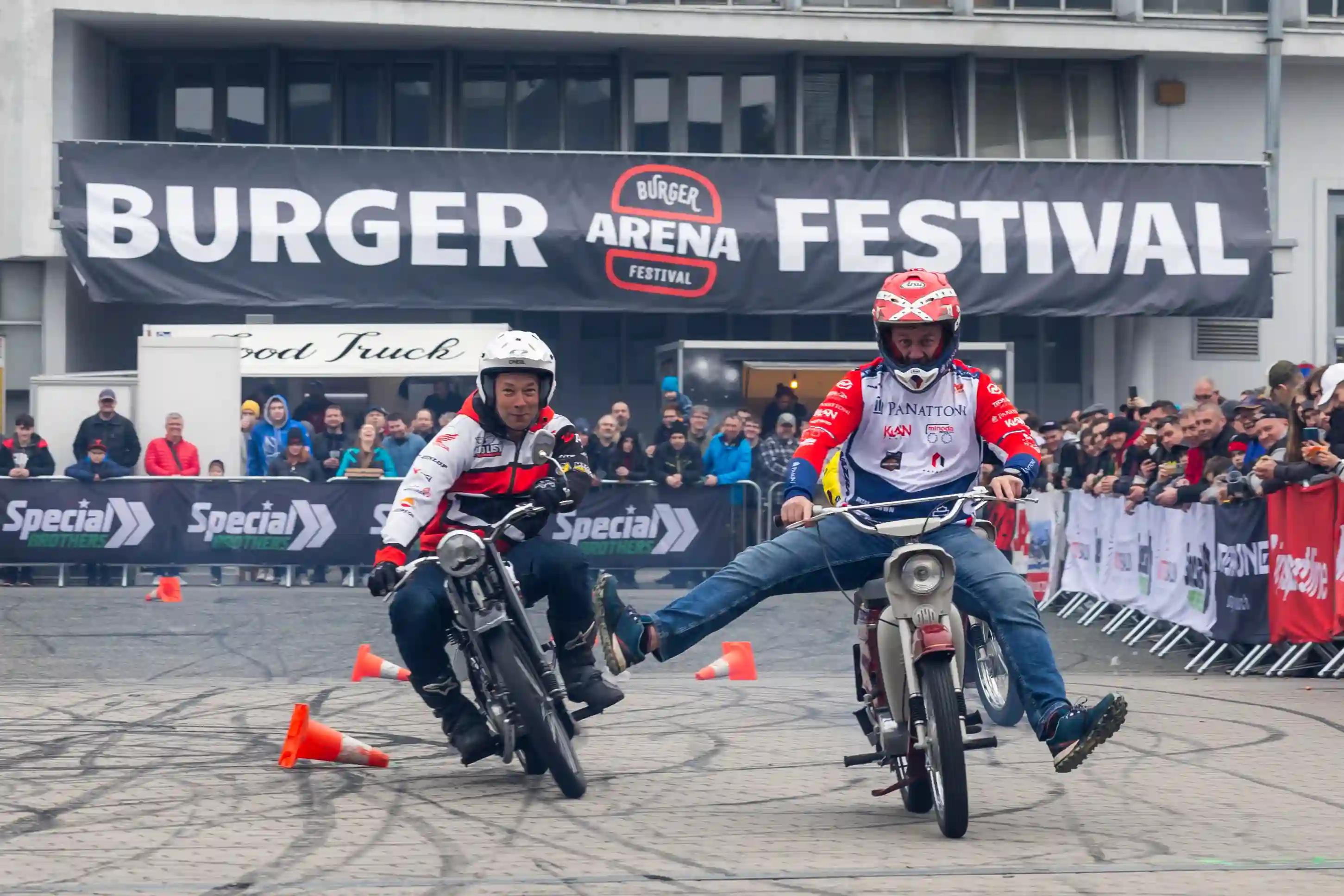 Pokud vás láká vyzkoušet si stroj na vlastní kůži, v pavilonu G2 na vás čeká projekt „Přijďte se projet!“ s modely BMW GS.