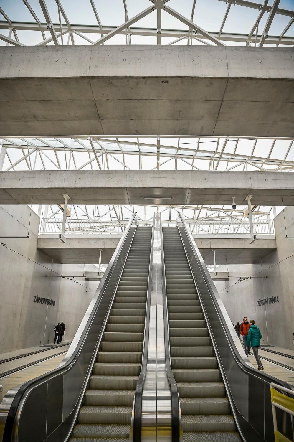Součástí je nejdelší tramvajový tunel v Česku