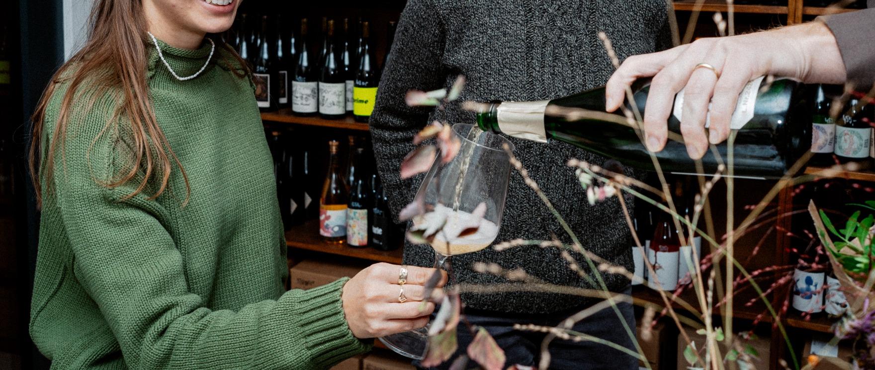 V Natural Wine Shopu na Gorkého často pořádají degustace a jiné akce