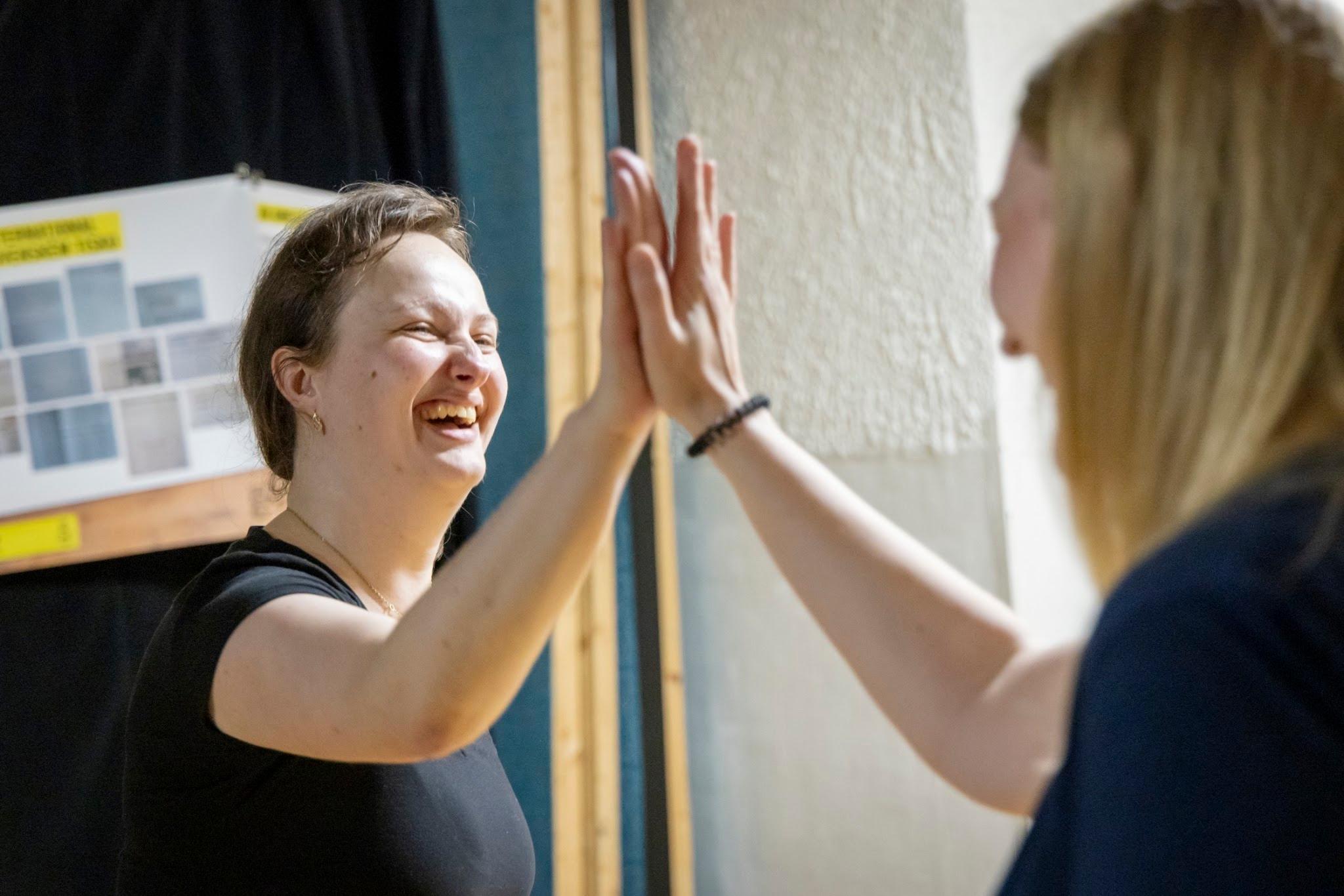Lektorka Simona Kurská připravila workshop, který se věnuje práci s hlasem