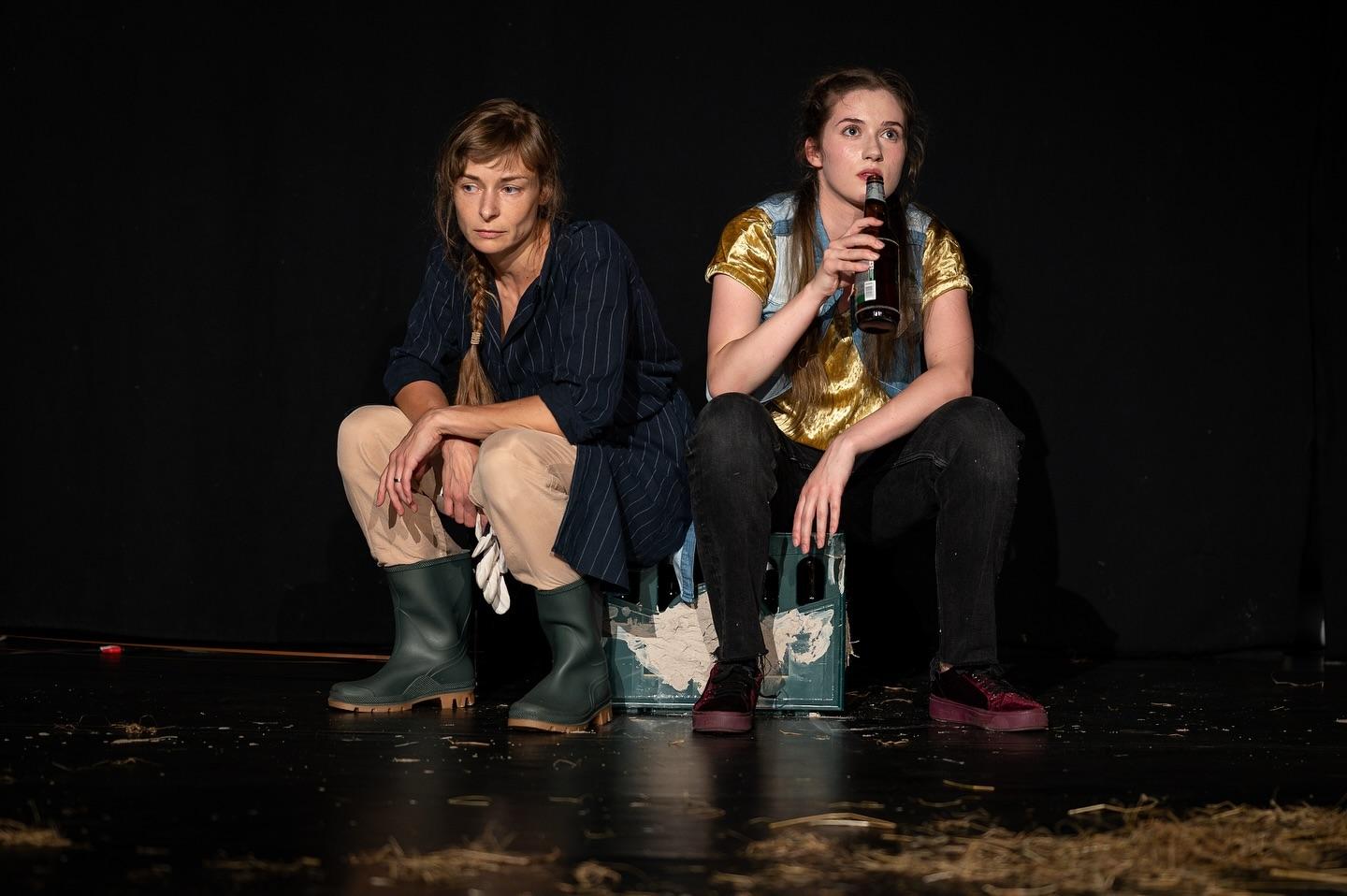 Kde jsou otcové a manželé, když je zrovna nejvíc potřebujete?