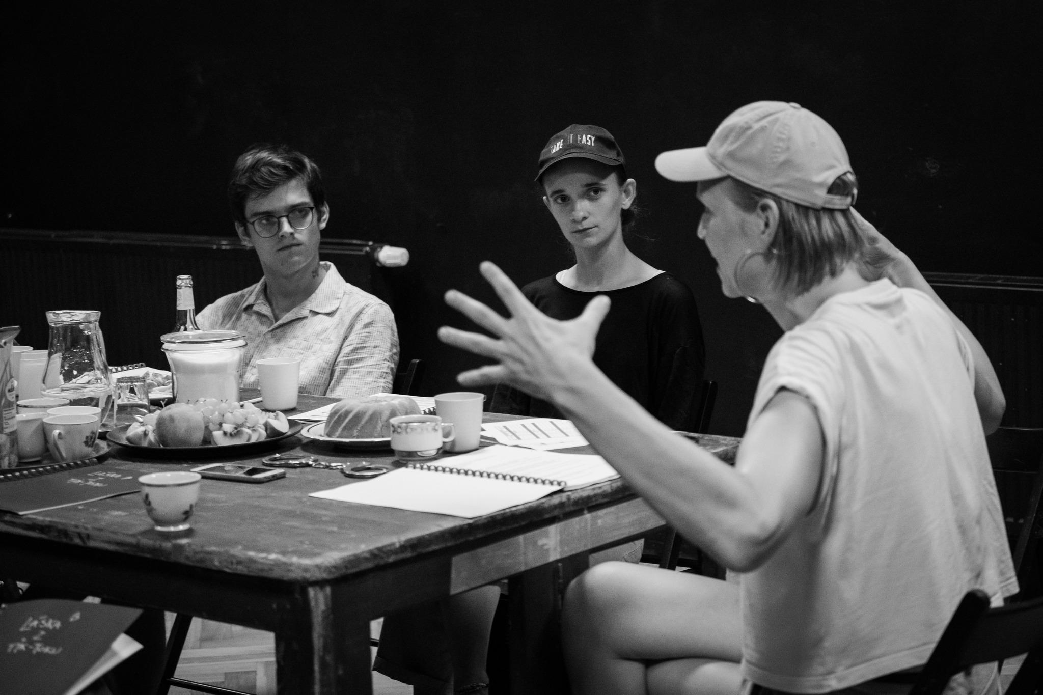 režisérka, herec a herečka