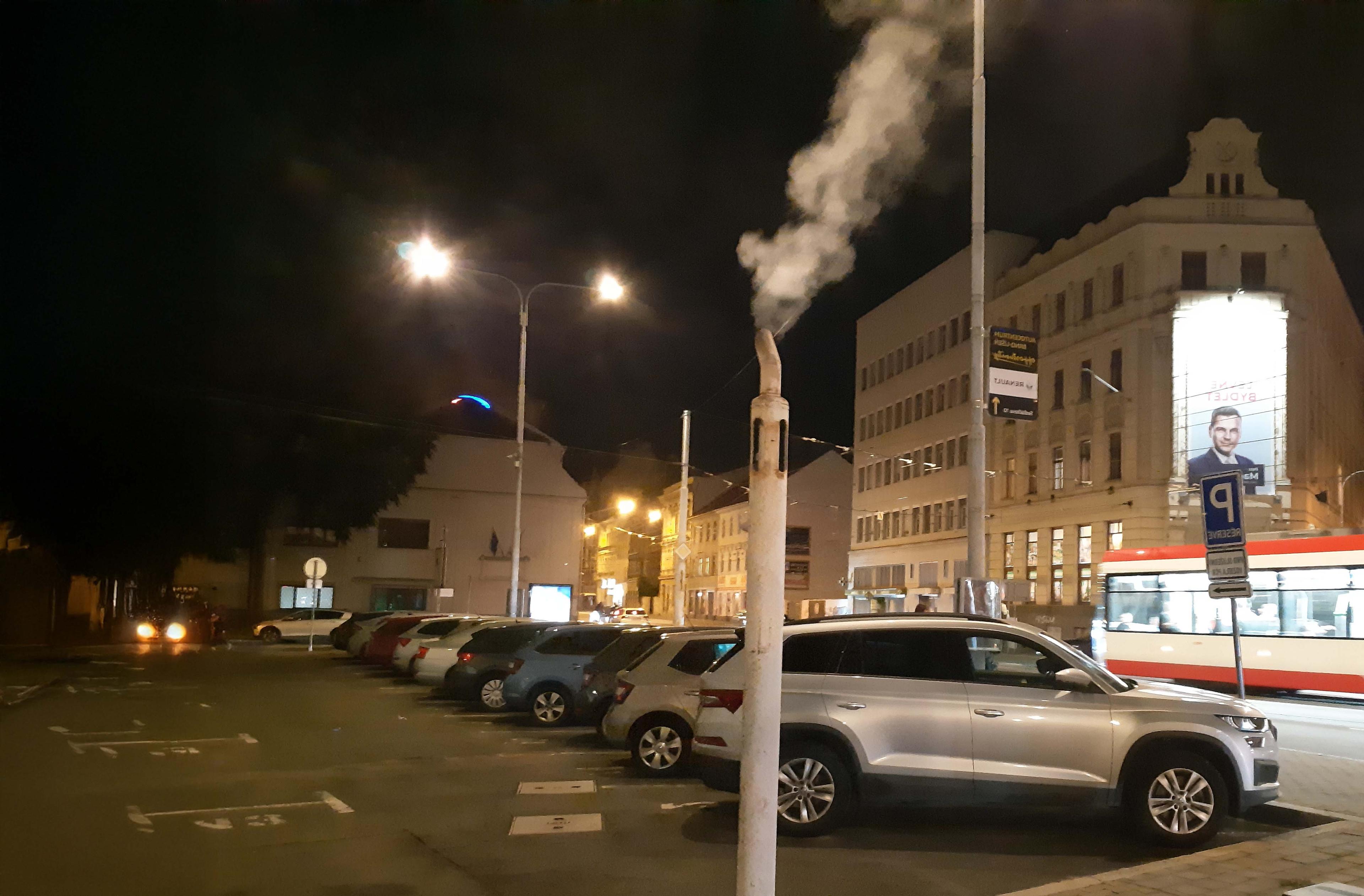 Kouřící trubky stále s námi. Je snad pod Brnem peklo? 