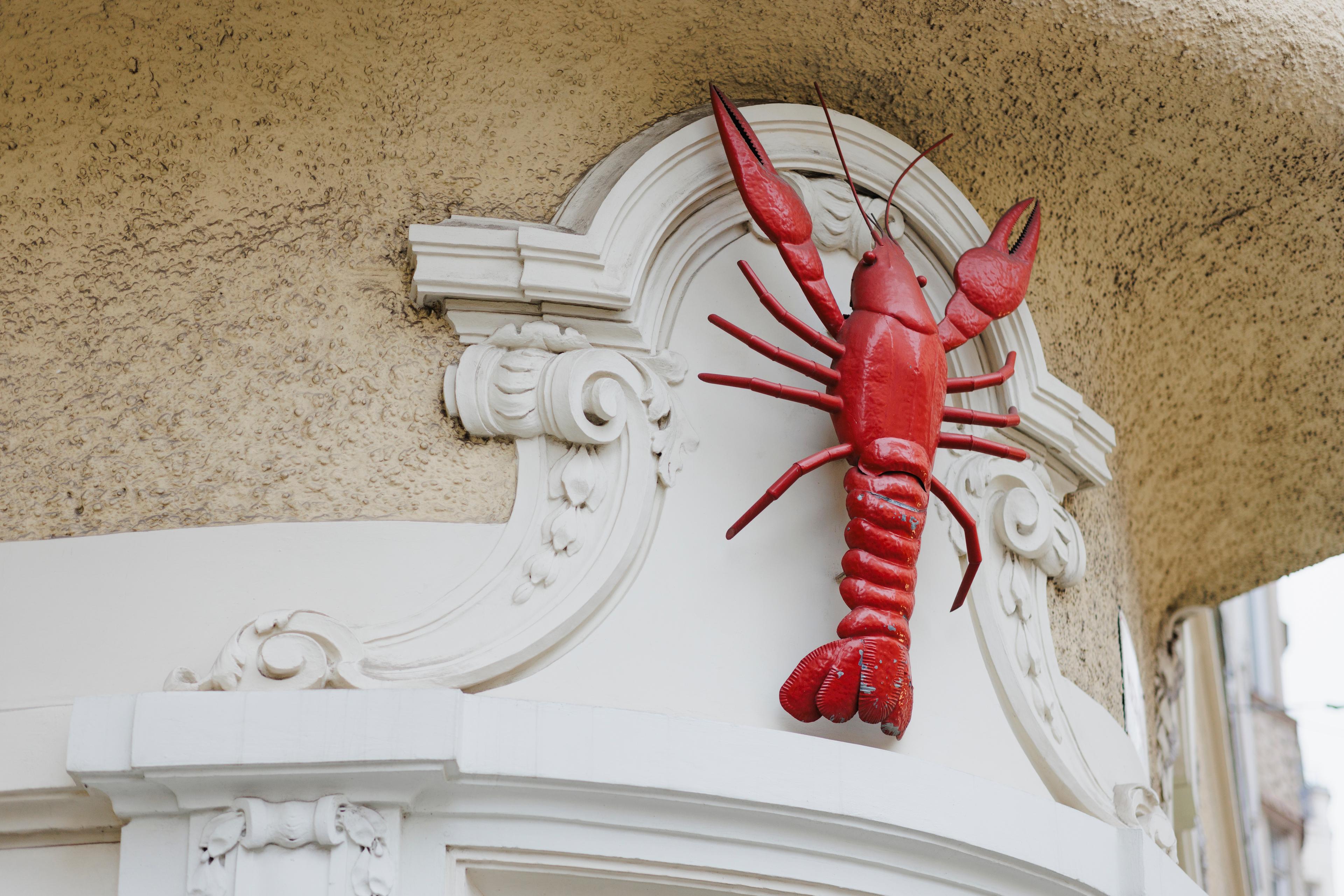 Dům U červeného raka na Masarykově ulici.