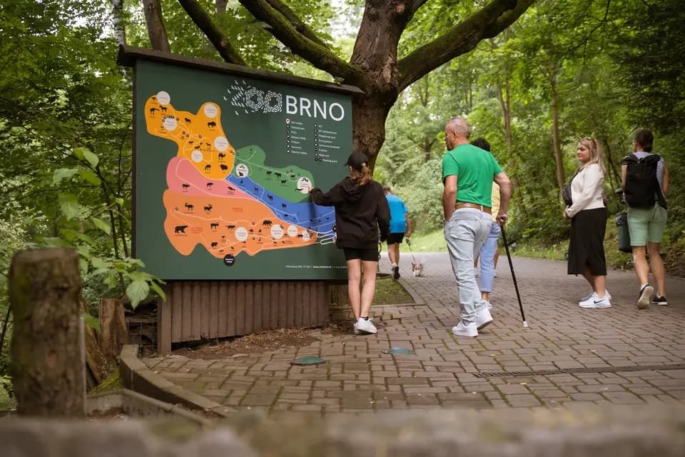 Den adoptivních rodičů a parťáků