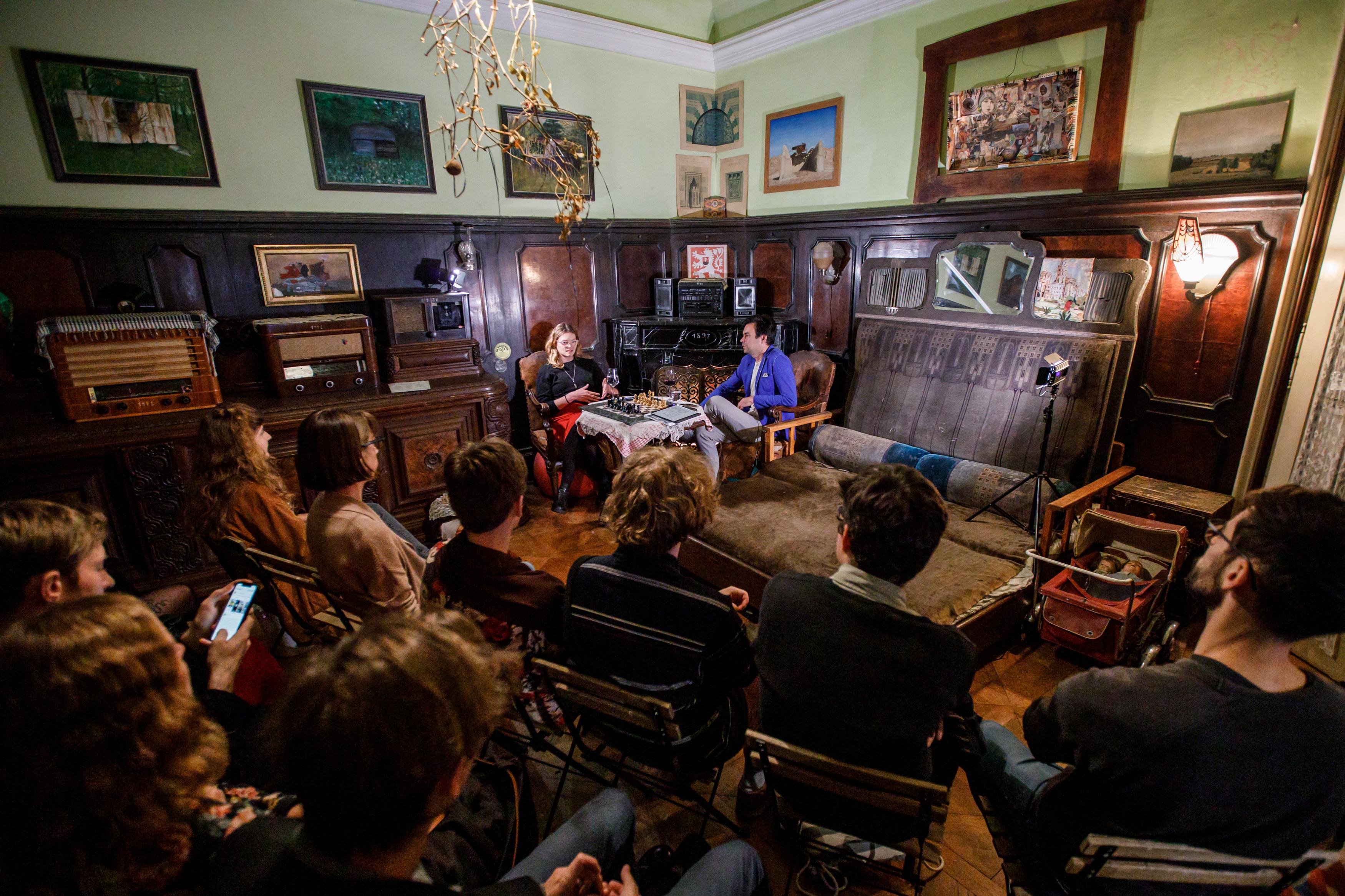 S příchozím jarem se můžete těšit na bohatý program v rezidenci Café Kaprál