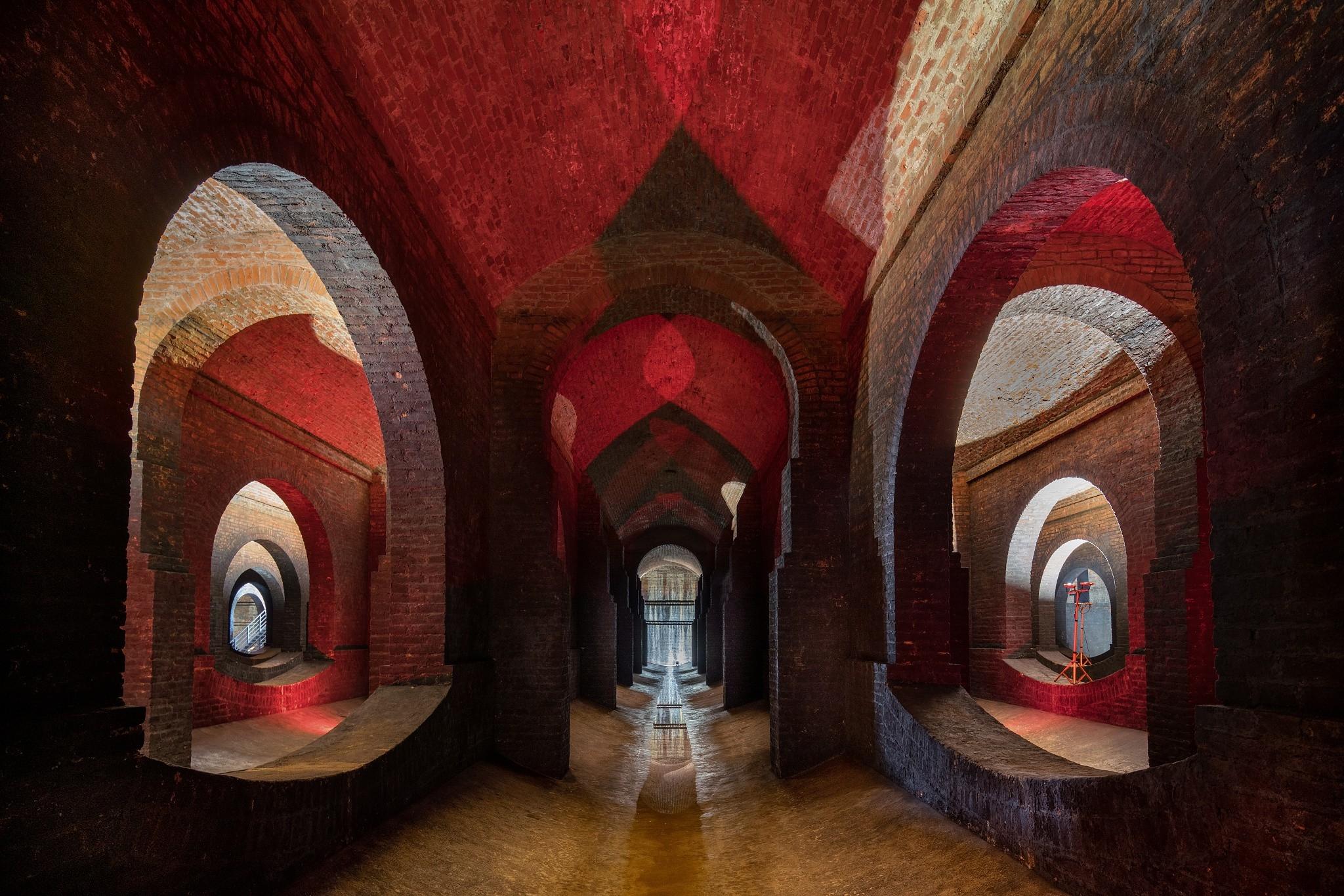 Kde se v létě lépe zchladit nežli v brněnském podzemí? 