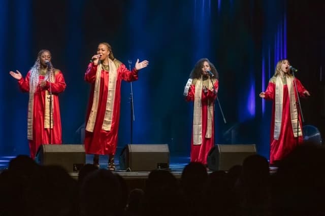 Adventní gospely: Stella Jones & The Christmas Gospel Singers
