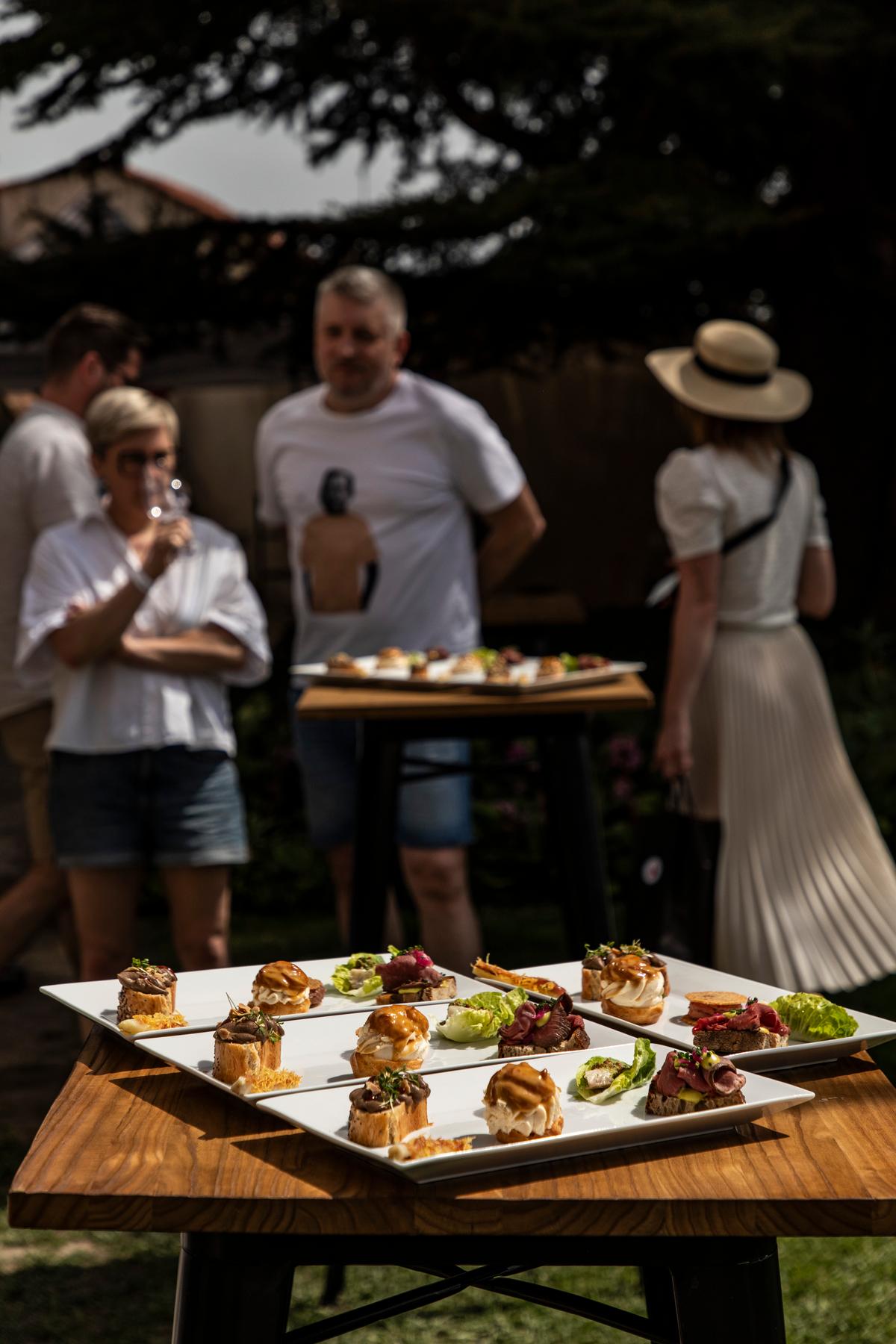 Kanapky na vinném festivalu restaurace Kuchyň Víno ha Hrad!2025