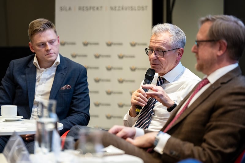  David Kolář (AIFP), Martin Fusek (ÚOCHAB), Jakub Dvořáček (Ministerstvo zdravotnictví ČR)