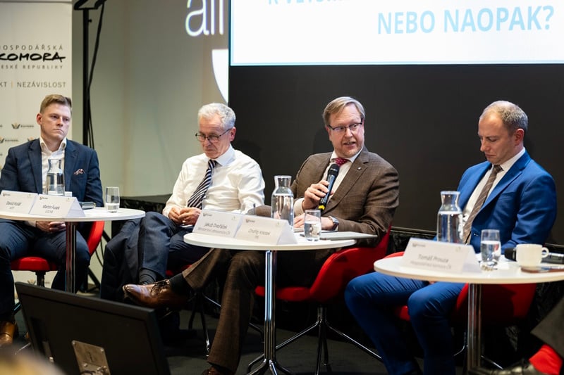  David Kolář (AIFP), Martin Fusek (ÚOCHAB), Jakub Dvořáček (Ministerstvo zdravotnictví ČR), Ondřej Knotek (Evropský parlament)