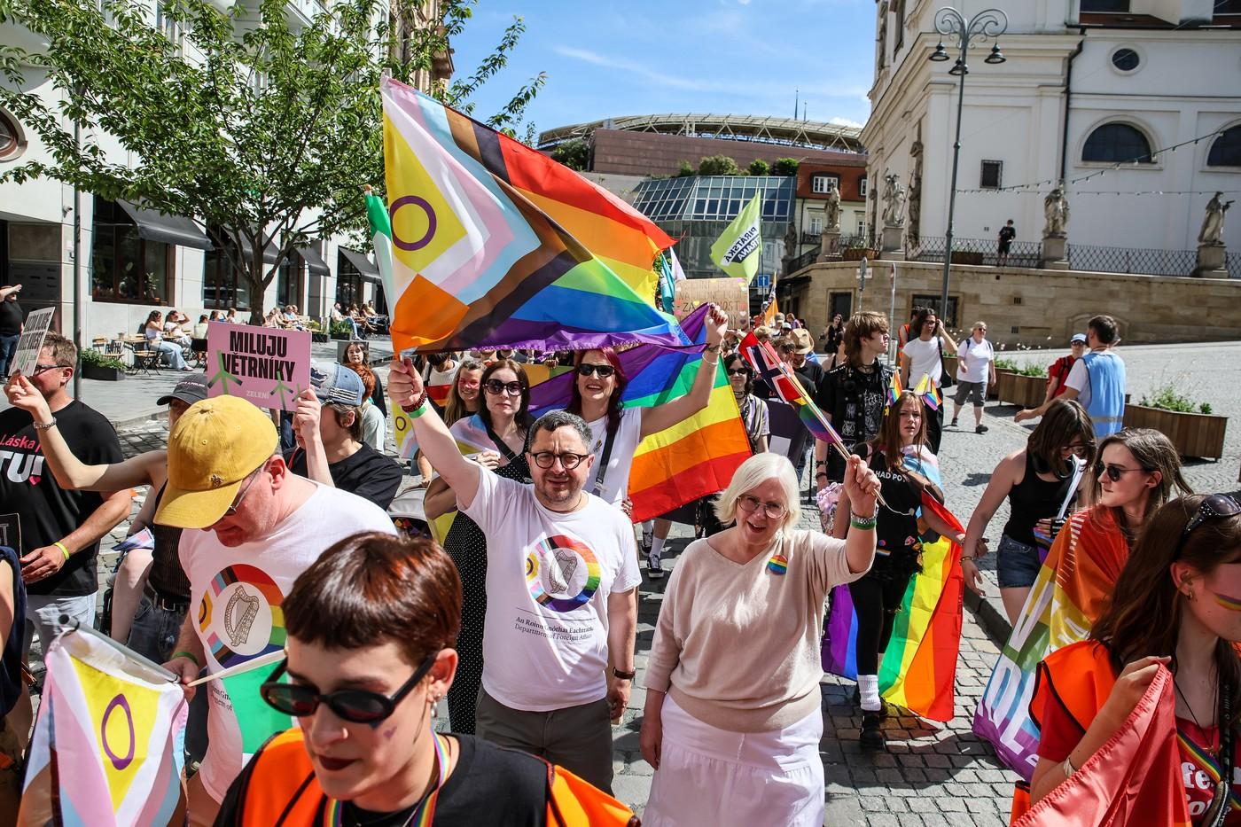 Duhový průvod Brno Pride Parade prošel centrem města v rámci akce Brno Pride Week 2026.