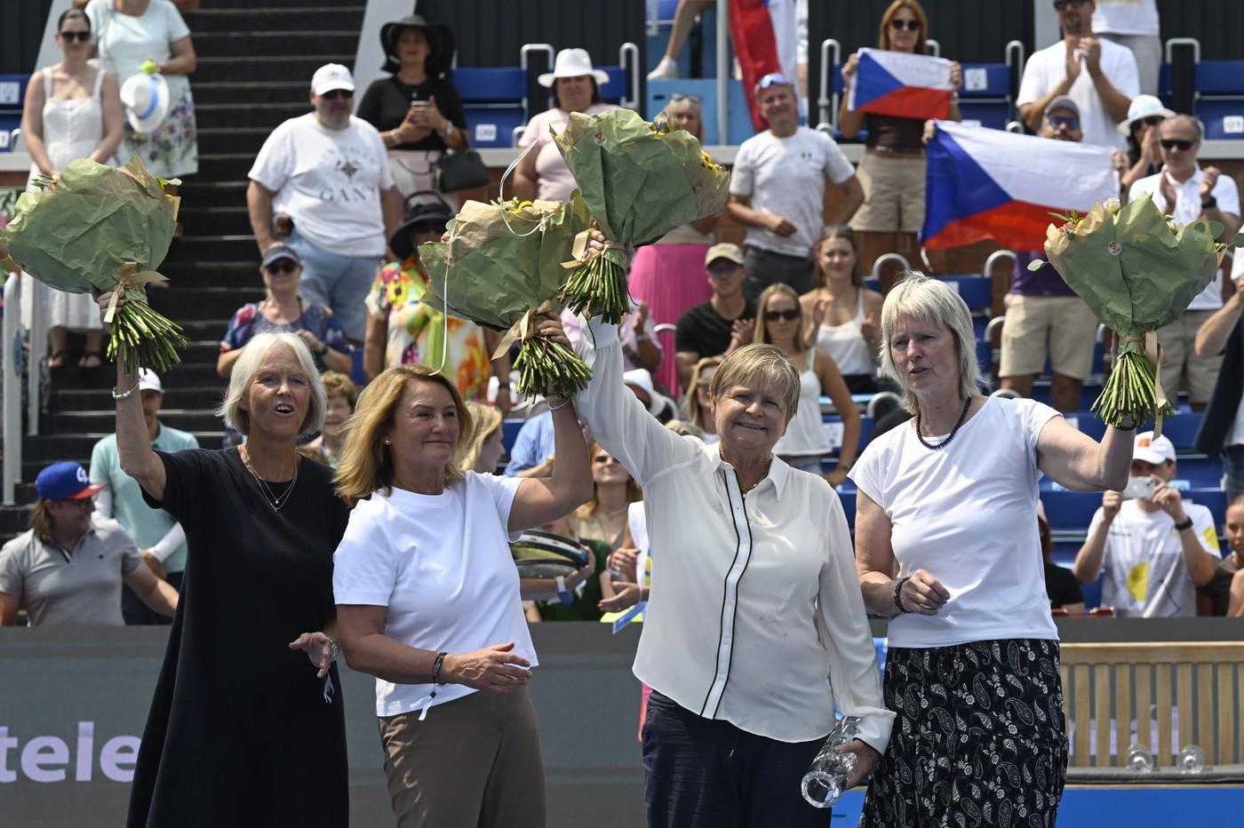 Helena Suková, Regina Maršíková, Hana Mandlíková a Andrea Holíková