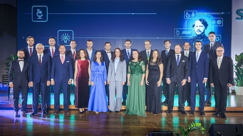 Ceny Wernera von Siemens za loňský rok odměnily největší talenty z řad studentů, mladých vědců a pedagogů. Odborné poroty vybíraly z téměř 600 přihlášených prací. Slavnostní předání se konalo ve středu 19. března 2025 v Betlémské kapli v Praze. V první řadě první zprava generální ředitel Siemense ČR Eduard Palíšek. Siemens/Jan Berghauer