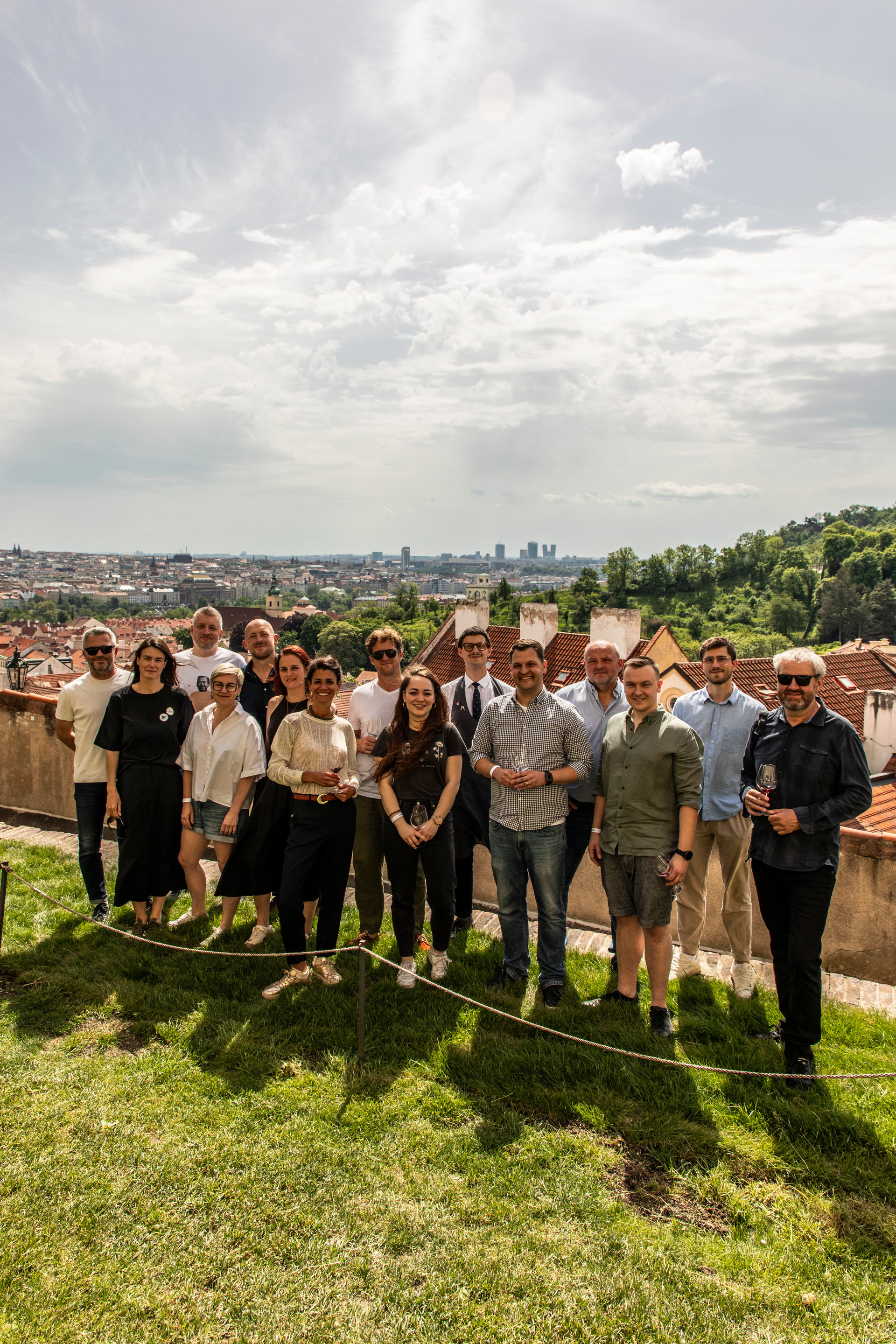 Vinaři a sommelieři na vinném festivalu restaurace Kuchyň Víno na Hrad!2025