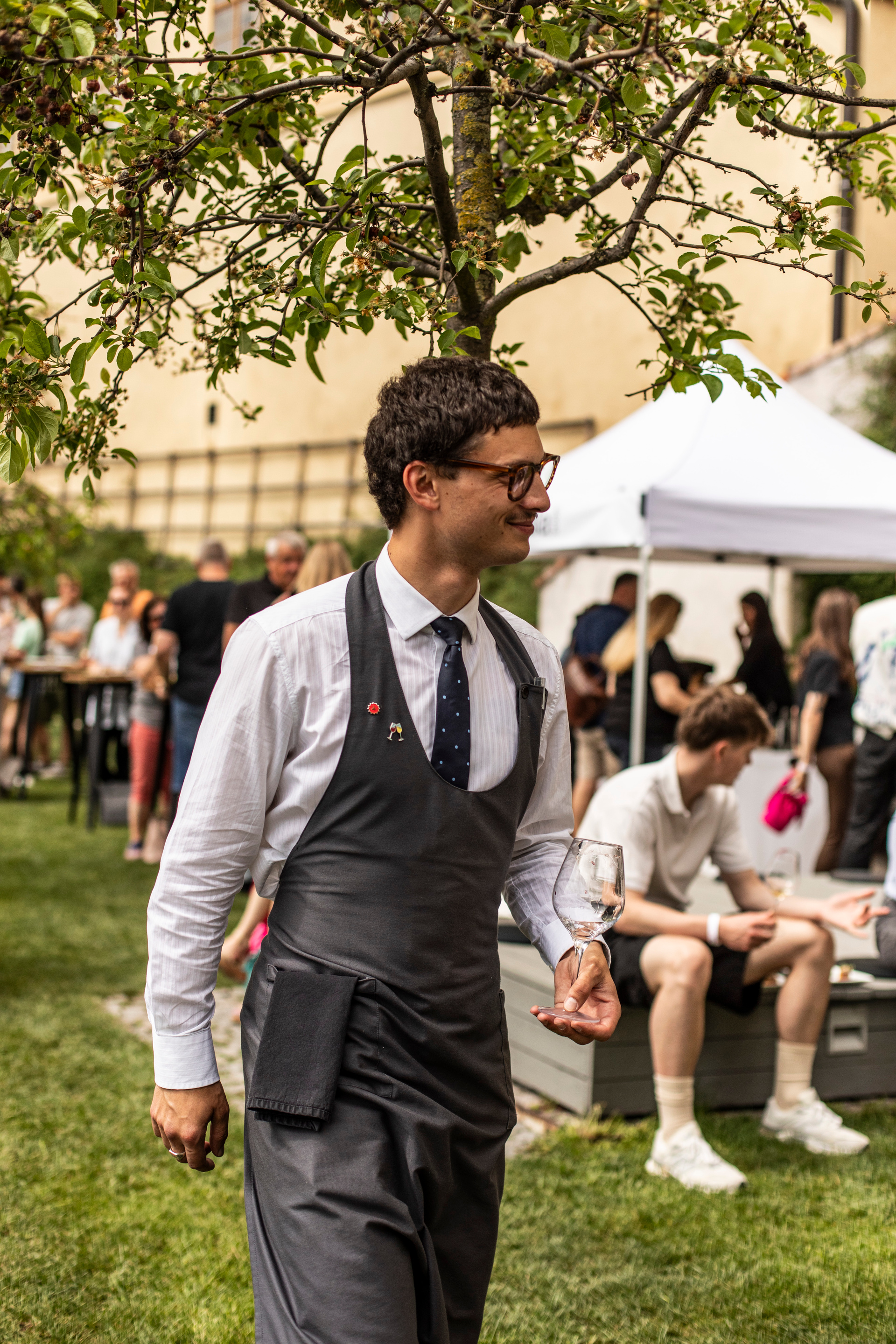 Sommelier restaurace Kuchyň na vinném festivalu Víno na Hrad! 2025