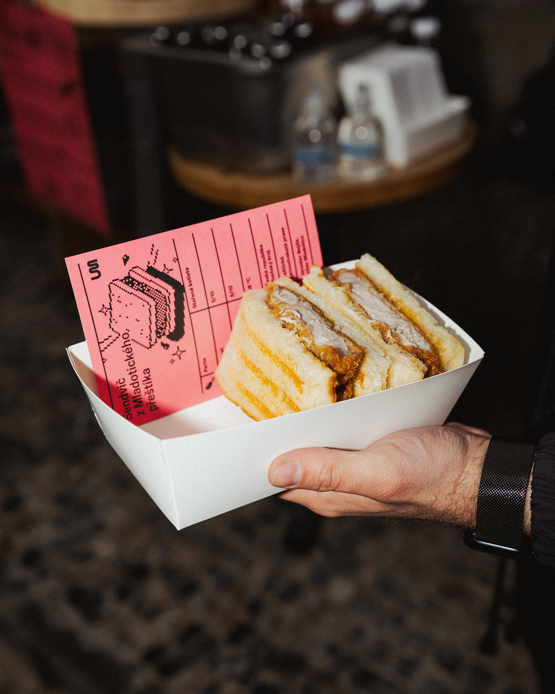 Pop-up wagyu vs. přeštík, sendvič z přeštíka