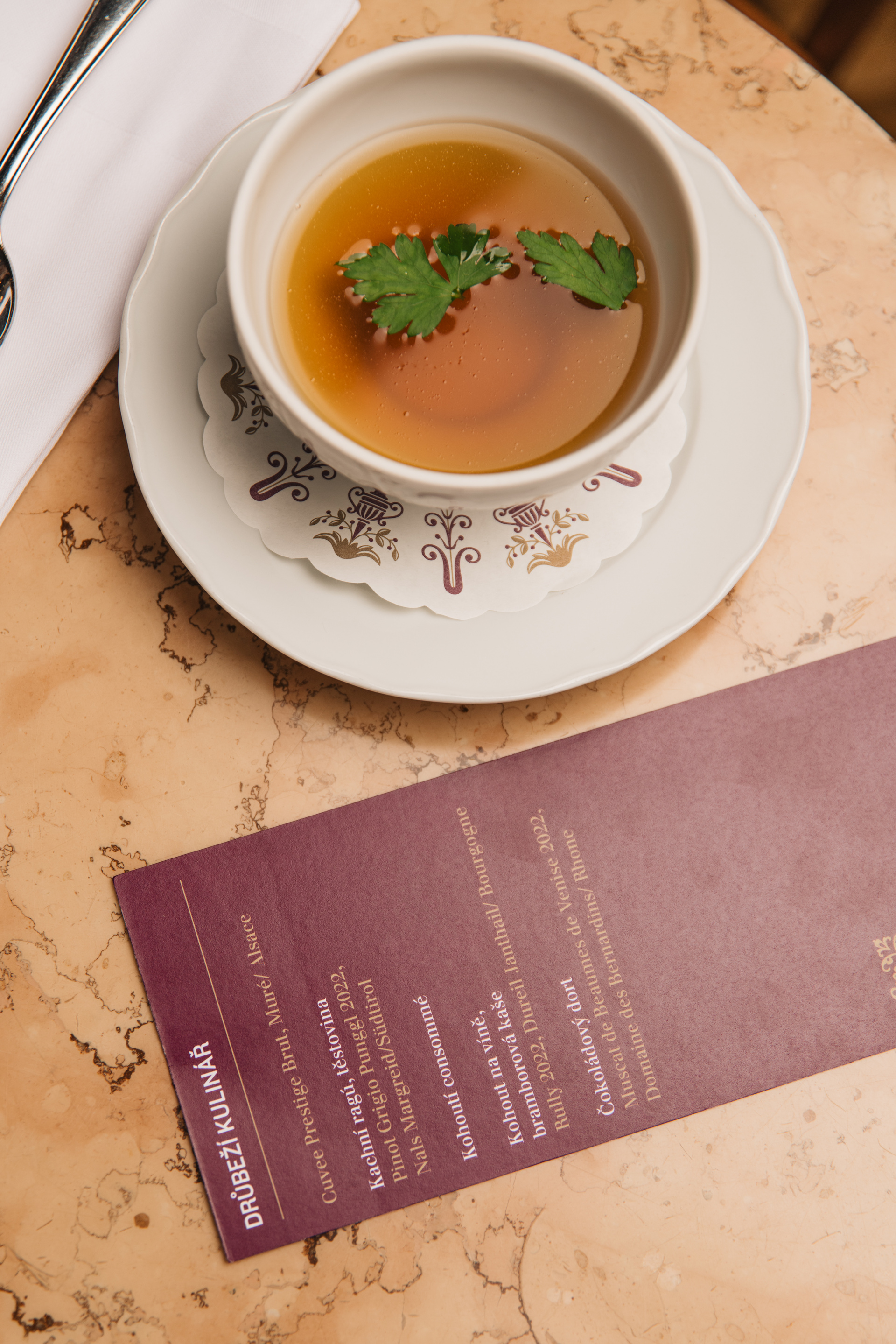 kohoutí consommé na drůbežím kulináři v Café Savoy, akci pro nejvěrnější klienty Ambiente
