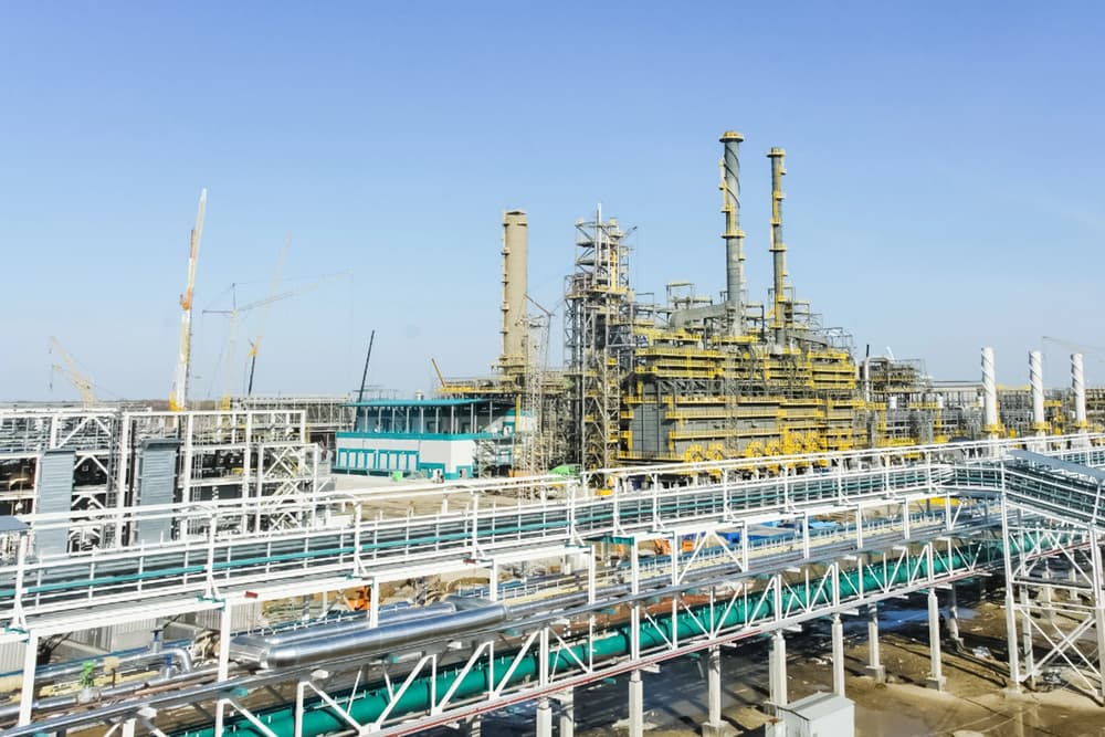 petrochemický závod v Tobolsku na snímku z roku 2020 petrochemický závod v Tobolsku na snímku z roku 2020