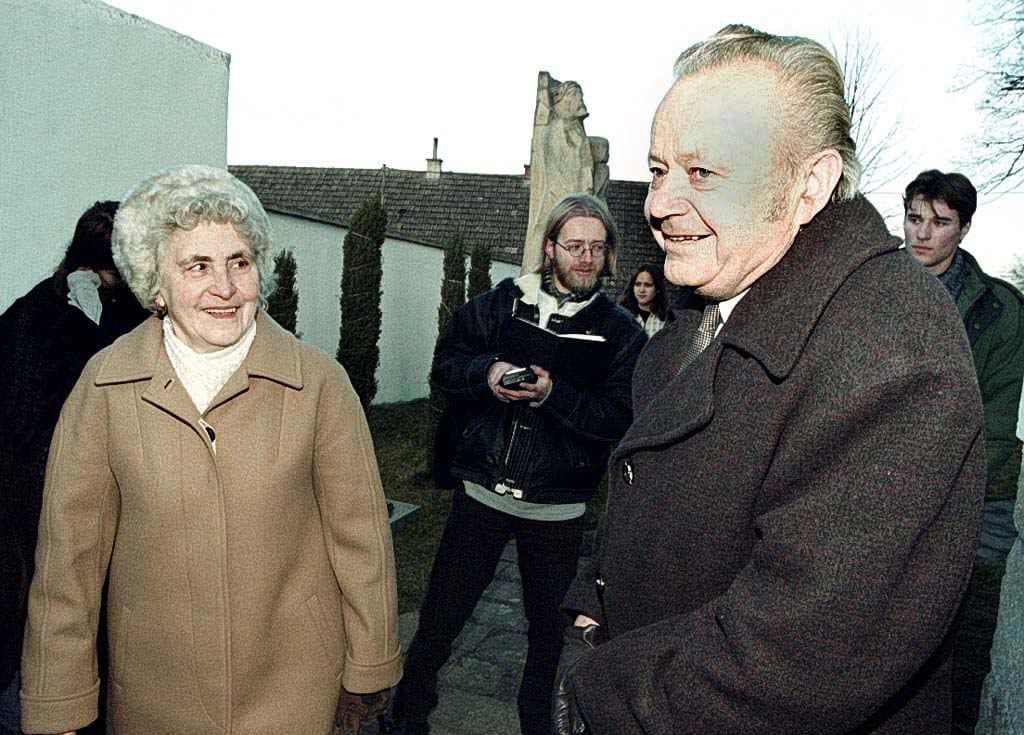 Vladislava a Václav Trtíkovi na snímku z 11. prosince 1999