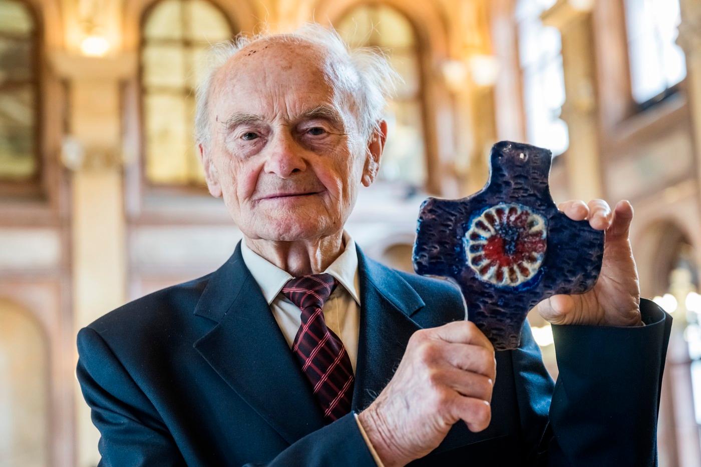 Luděk Šácha, oceněný politický vězeň z počátku padesátých let Luděk Šácha, oceněný politický vězeň z počátku padesátých let