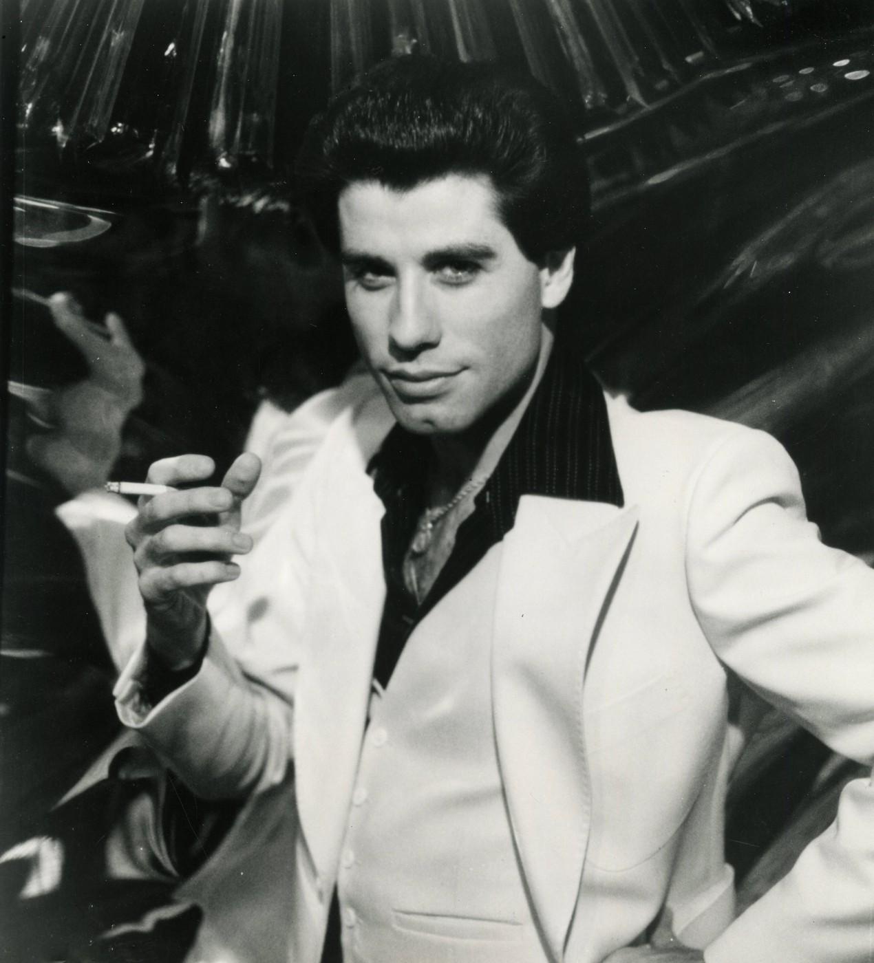 John Travolta ve filmu Horečka sobotní noci, 1977 John Travolta ve filmu Horečka sobotní noci, 1977